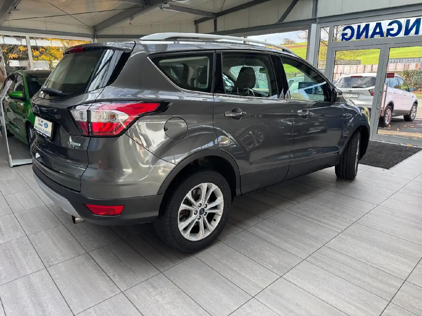 Ford Kuga Kuga 1.5 EcoBoost Titanium 4x2 Start/Stopp EURO 6 Gris - 2