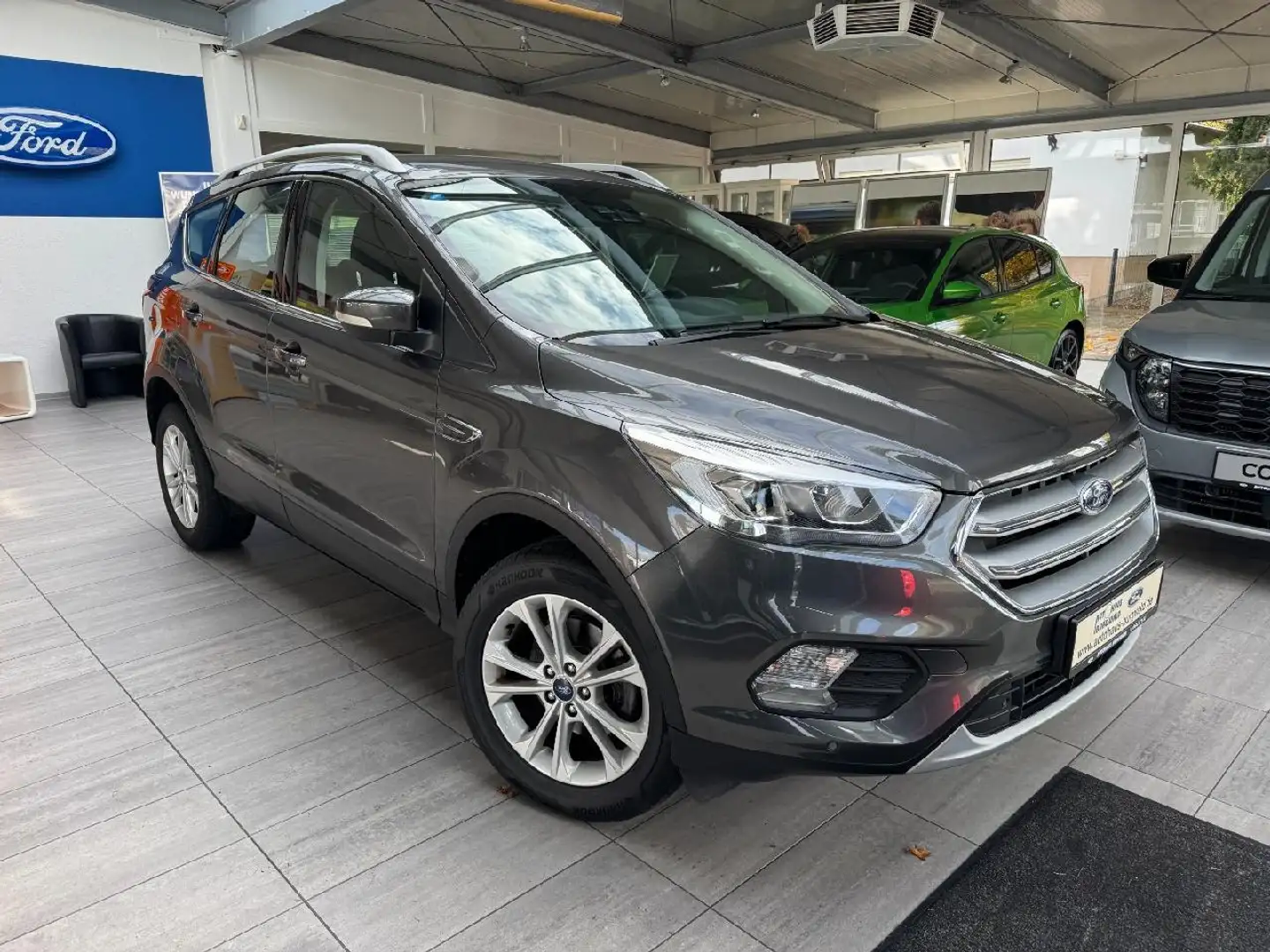 Ford Kuga Kuga 1.5 EcoBoost Titanium 4x2 Start/Stopp EURO 6 Gris - 1
