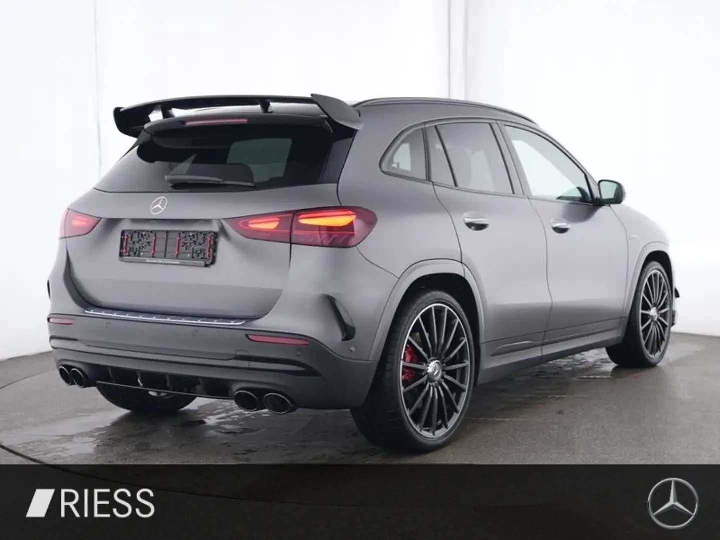 Mercedes-Benz GLA 45 AMG S 4M Magno Aero Premim Plus Pano Distr Grau - 2