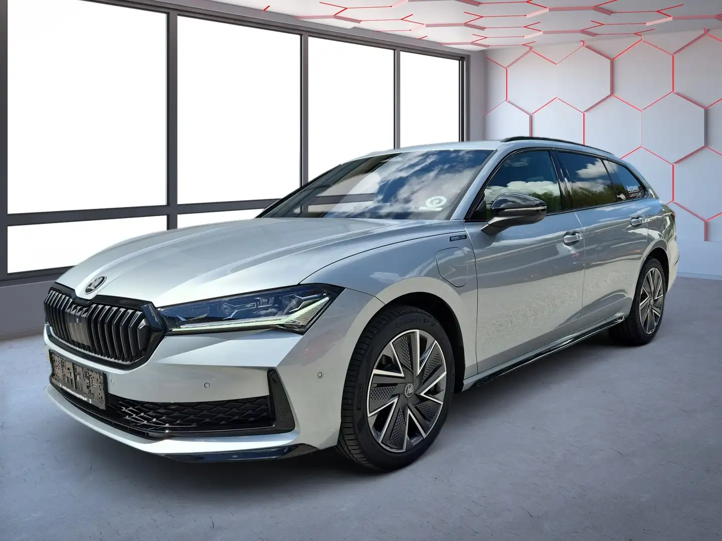 Skoda Superb Sportline iV TSI DSG Silber - 1