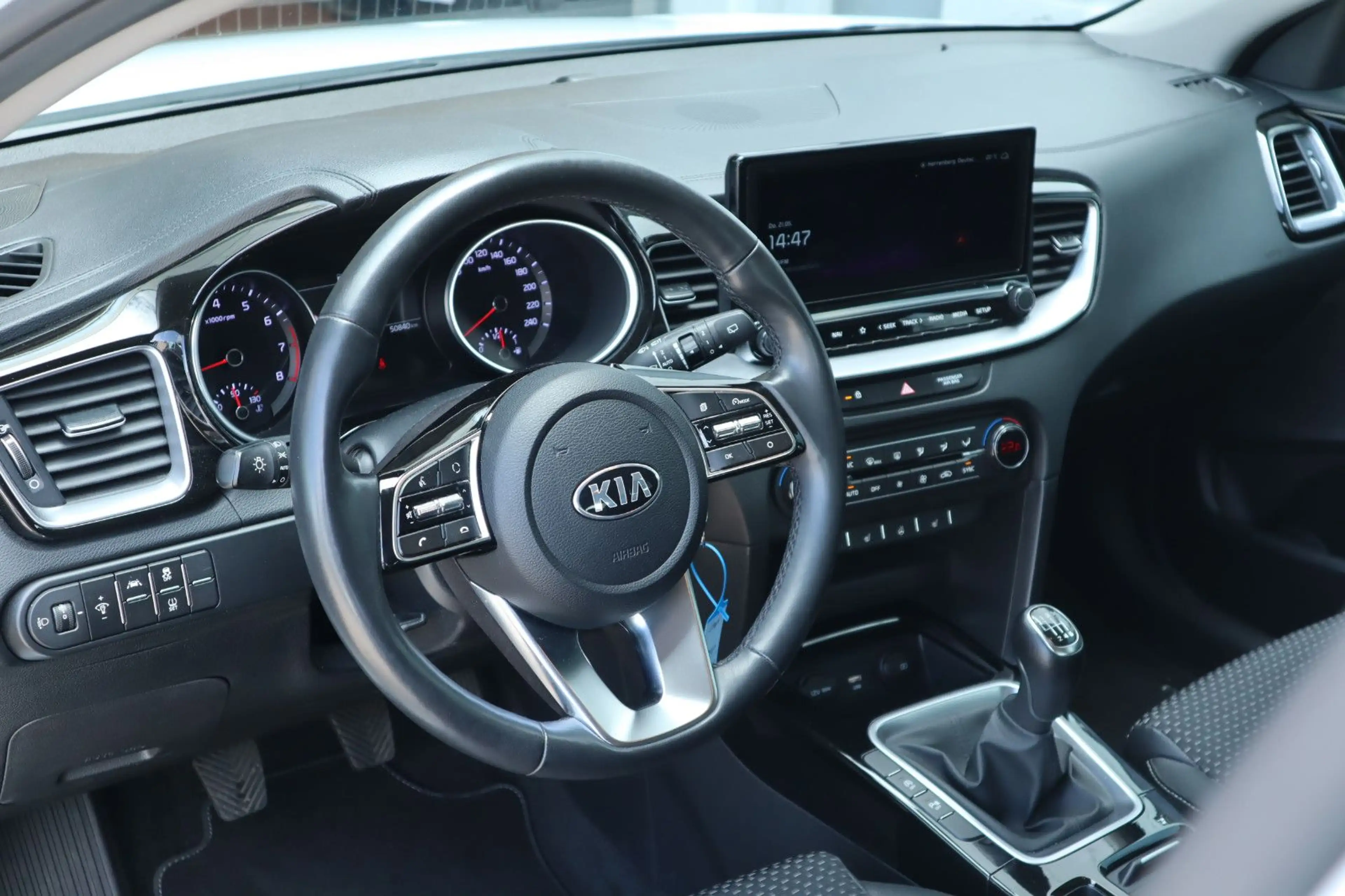 Kia XCeed Vision 1.5 T-GDI /KAMERA/NAVI/SHZ/LRHZ/ — photo 13