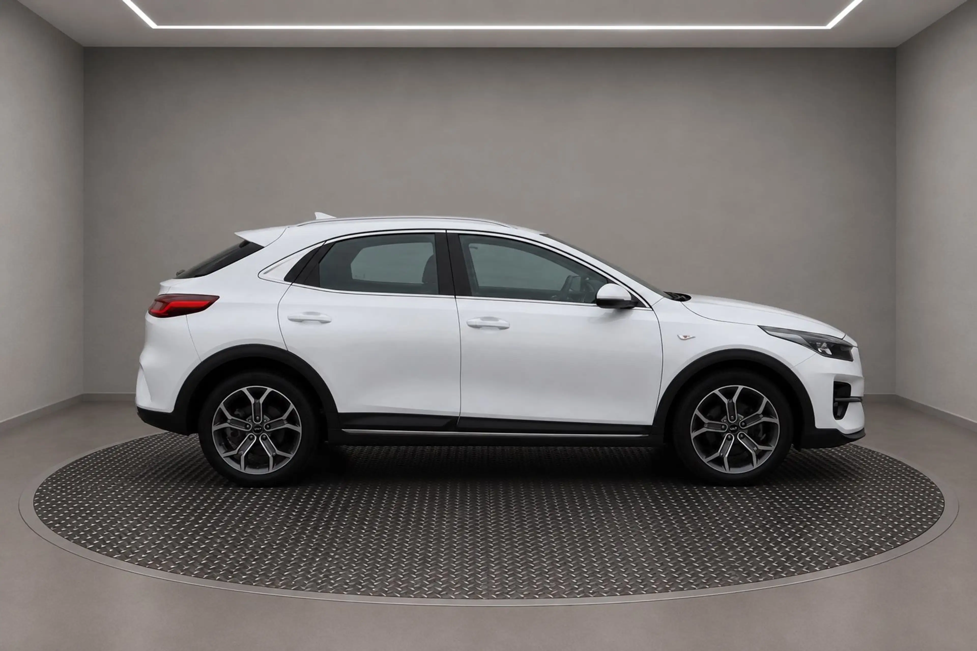 Kia XCeed Vision 1.5 T-GDI /KAMERA/NAVI/SHZ/LRHZ/ — photo 7
