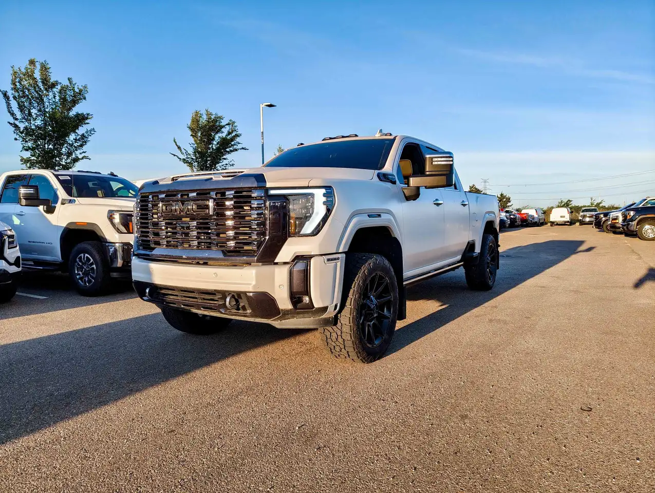 GMC Sierra 3500HD photo GMC Sierra 3500HD