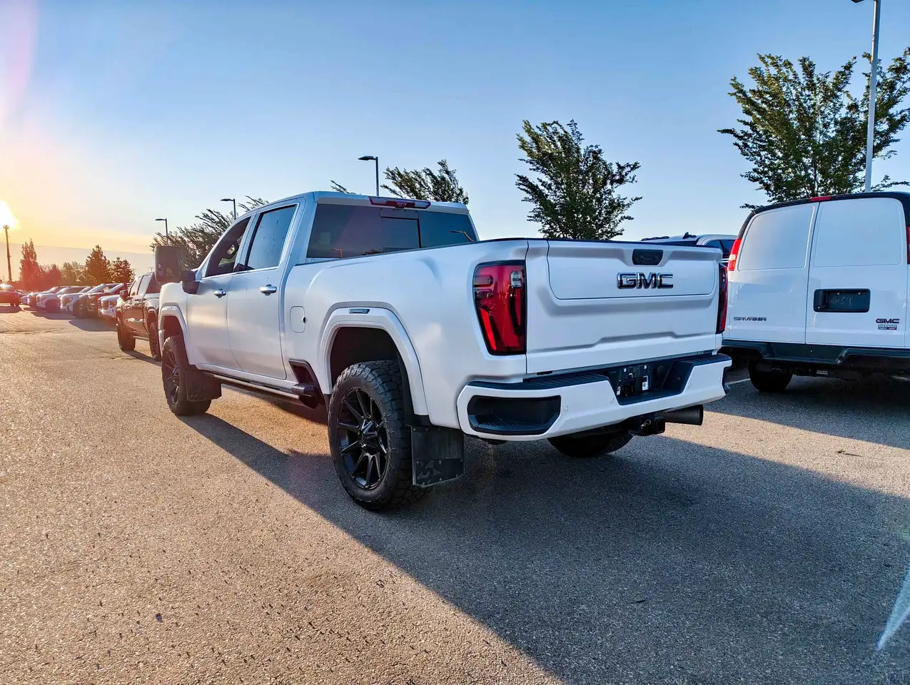 GMC Sierra 3500HD photo GMC Sierra 3500HD