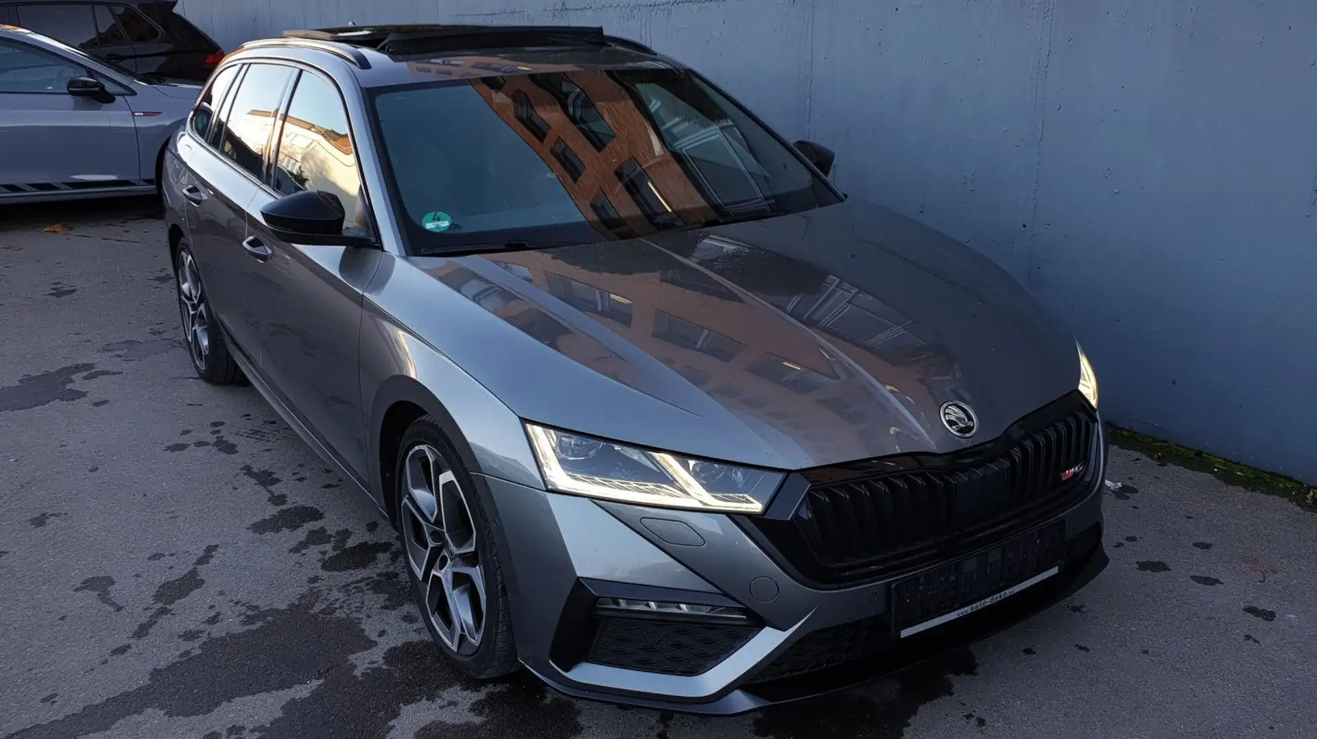 Skoda Octavia 2.0 TDI DSG 4x4 RS Pano/ACC/DCC/HUD/19 Grau - 2