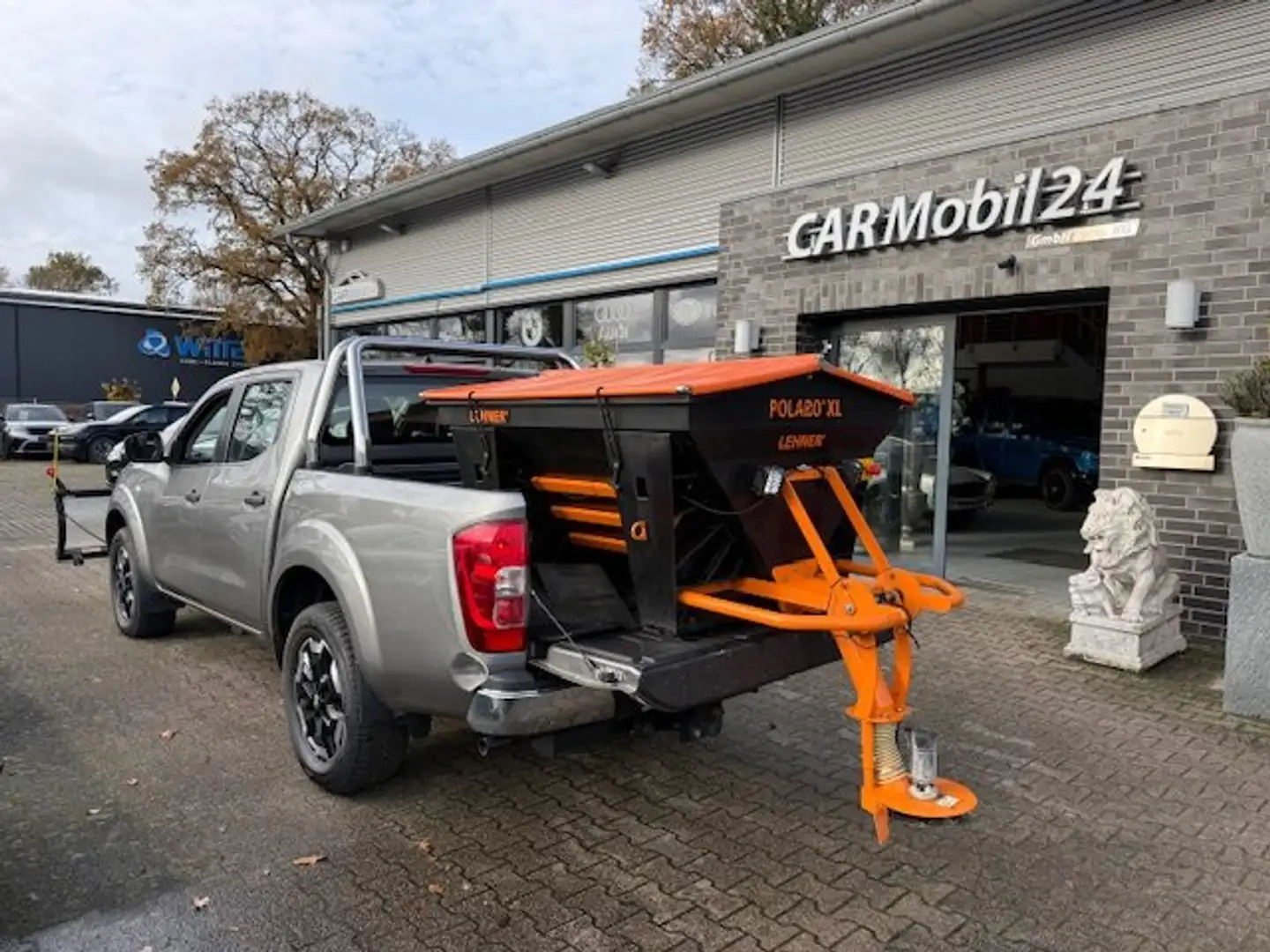 Nissan Navara DC Acenta 4x4 Winter/Streufahrzeug*AHK*SHZ*MFL* Grau - 2