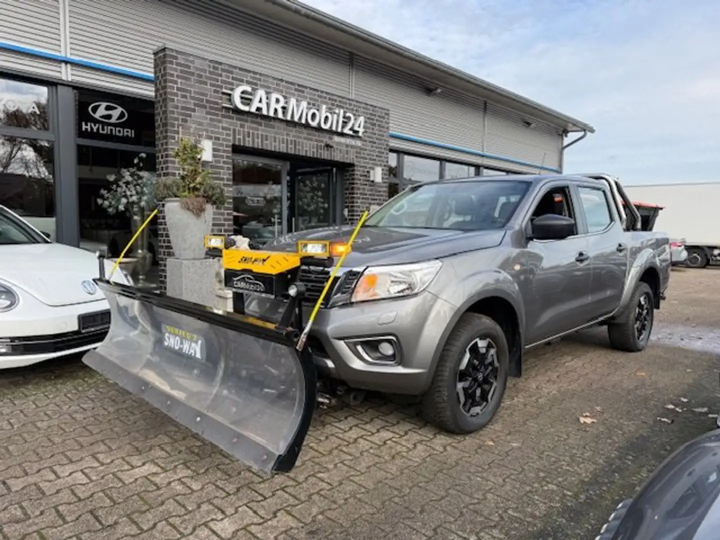 Nissan Navara DC Acenta 4x4 Winter/Streufahrzeug*AHK*SHZ*MFL* Grau - 1
