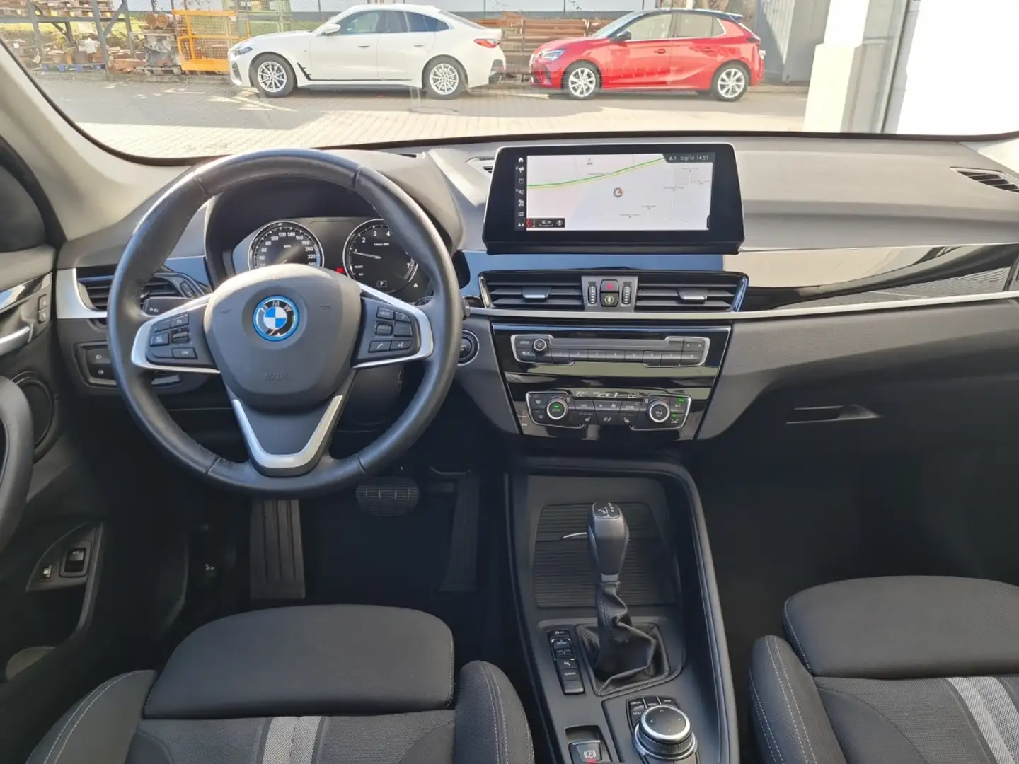 BMW X1 xDrive25eA Advantage Navi.LED.HuD.Pano.Komfzg Schwarz - 2