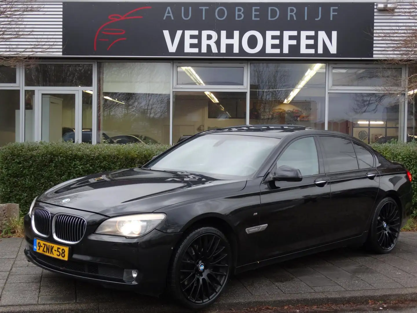 BMW 740 7-serie 740i High Executive - PANORAMADAK - SOFT C Чорний - 1
