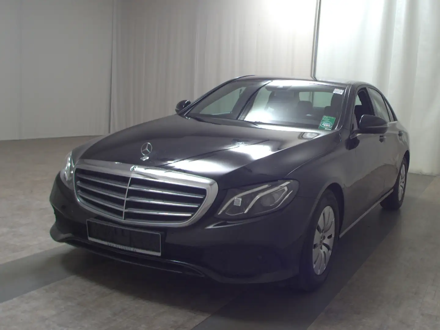 Mercedes-Benz E 200 d COMAND COMAND LED Widescreen RFK Schwarz - 2