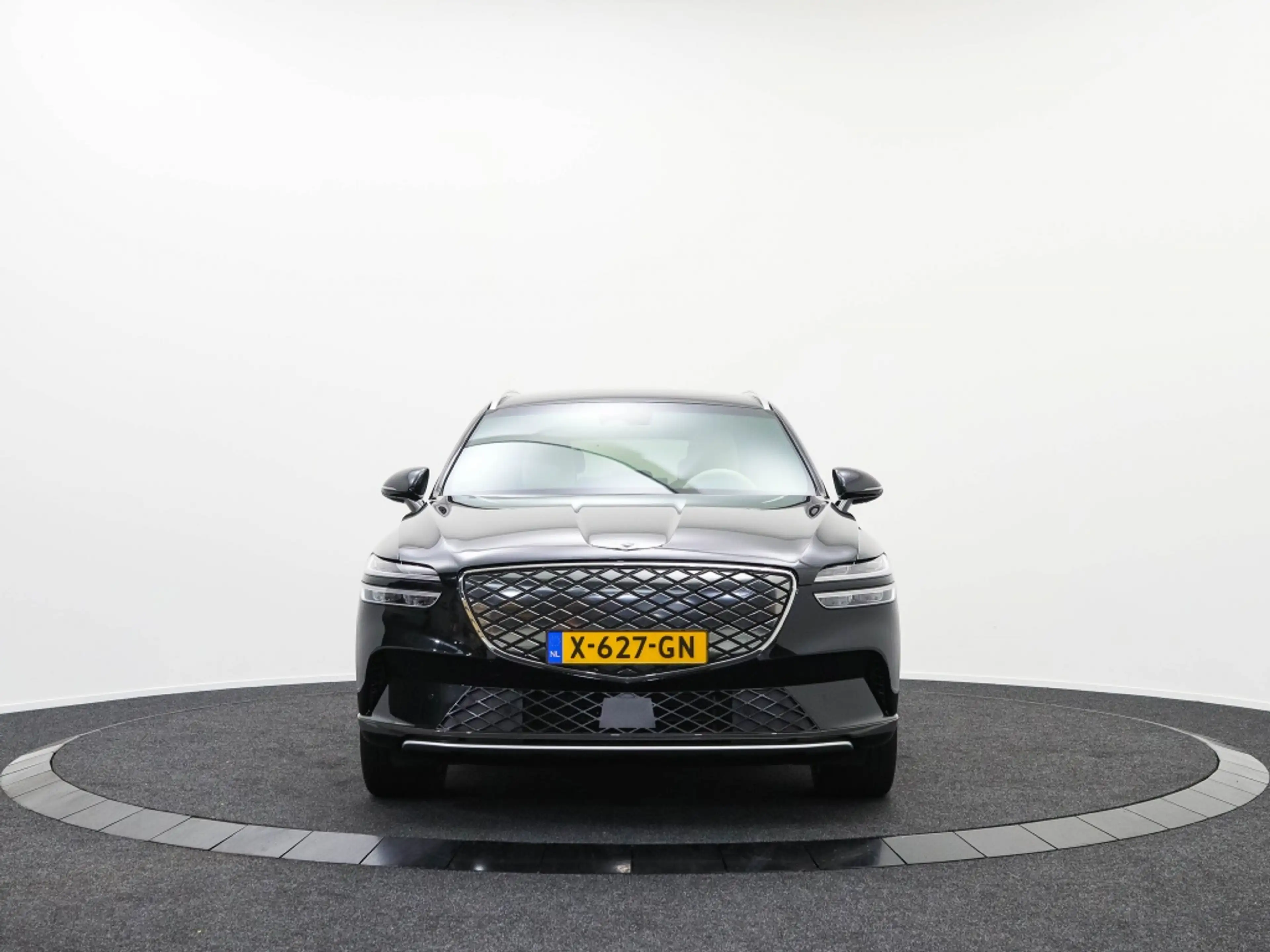 Genesis GV70 Electrified | DEMO | Adaptive Cruise Control | Pre — photo 13