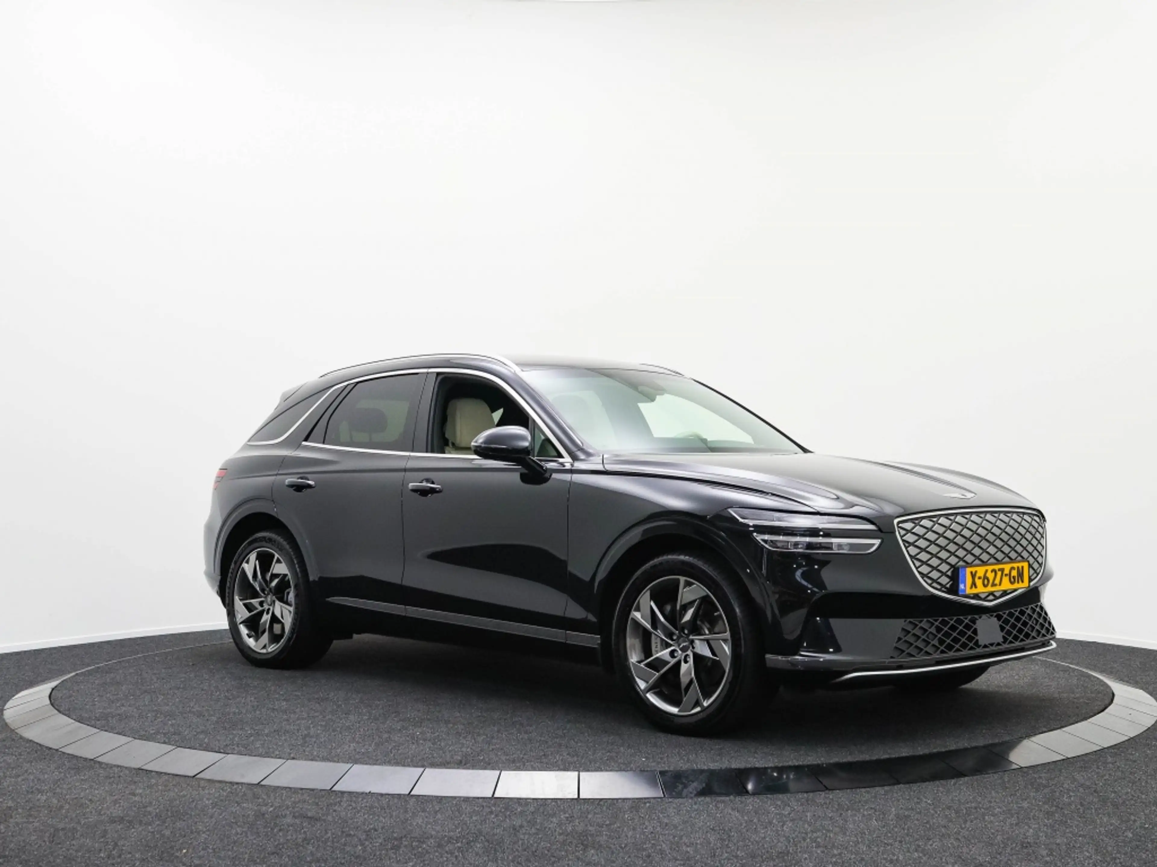 Genesis GV70 Electrified | DEMO | Adaptive Cruise Control | Pre — photo 6