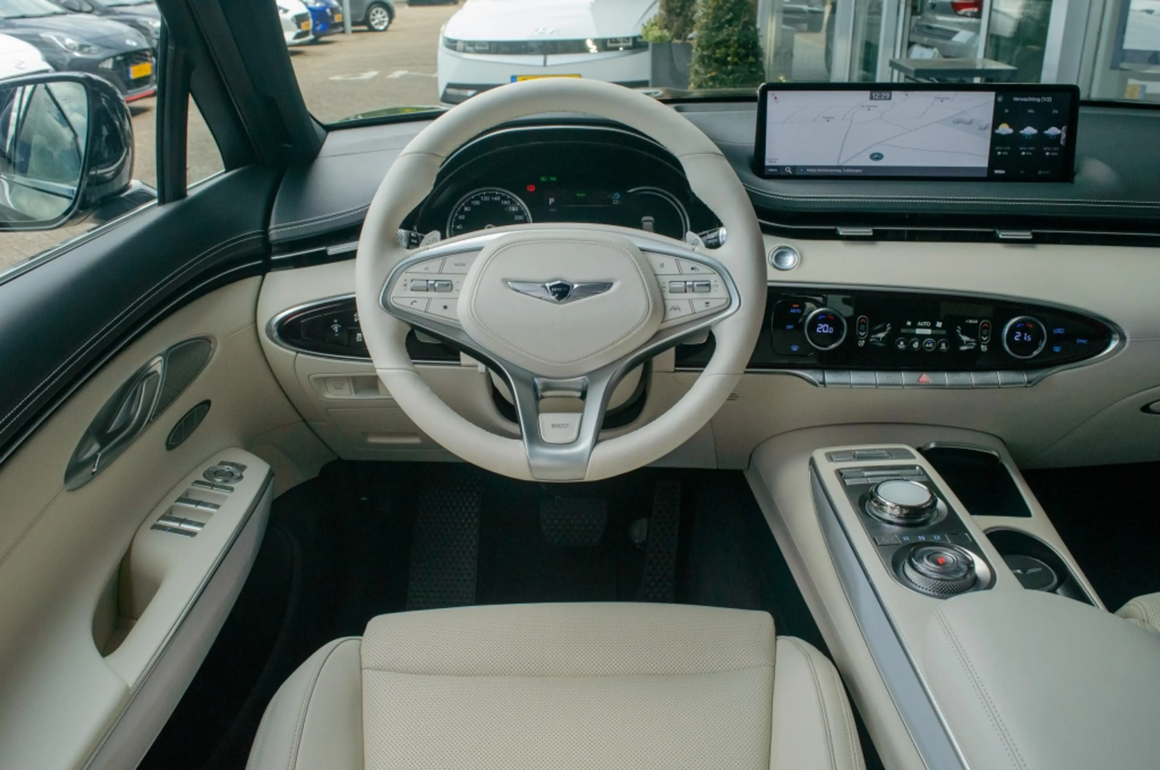 Genesis GV70 Electrified | DEMO | Adaptive Cruise Control | Pre — photo 3