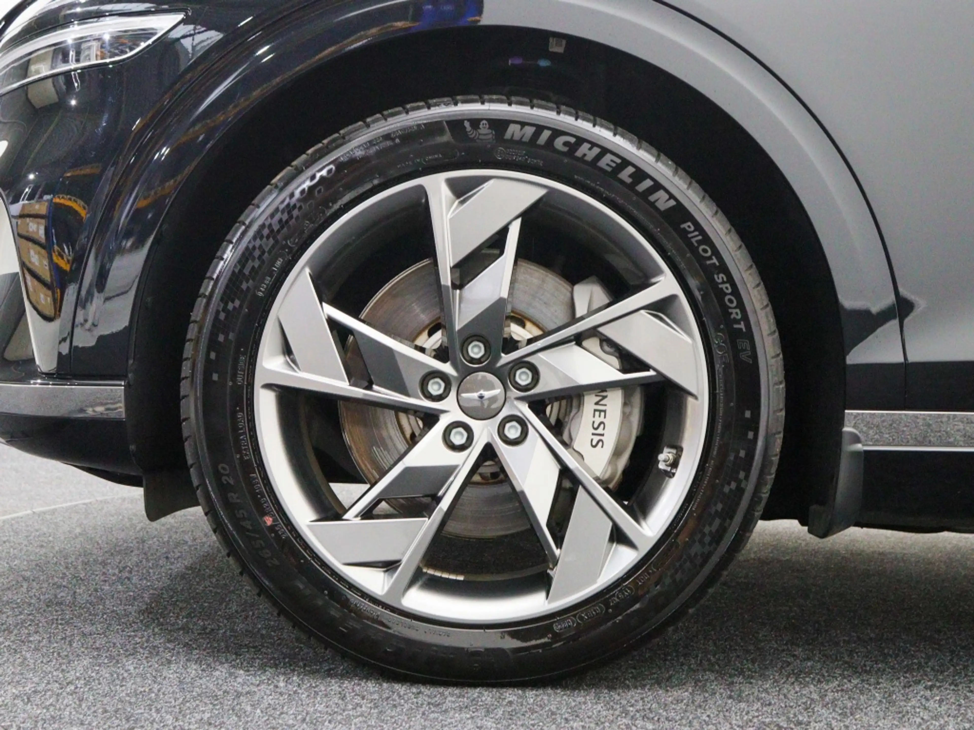 Genesis GV70 Electrified | DEMO | Adaptive Cruise Control | Pre — photo 12