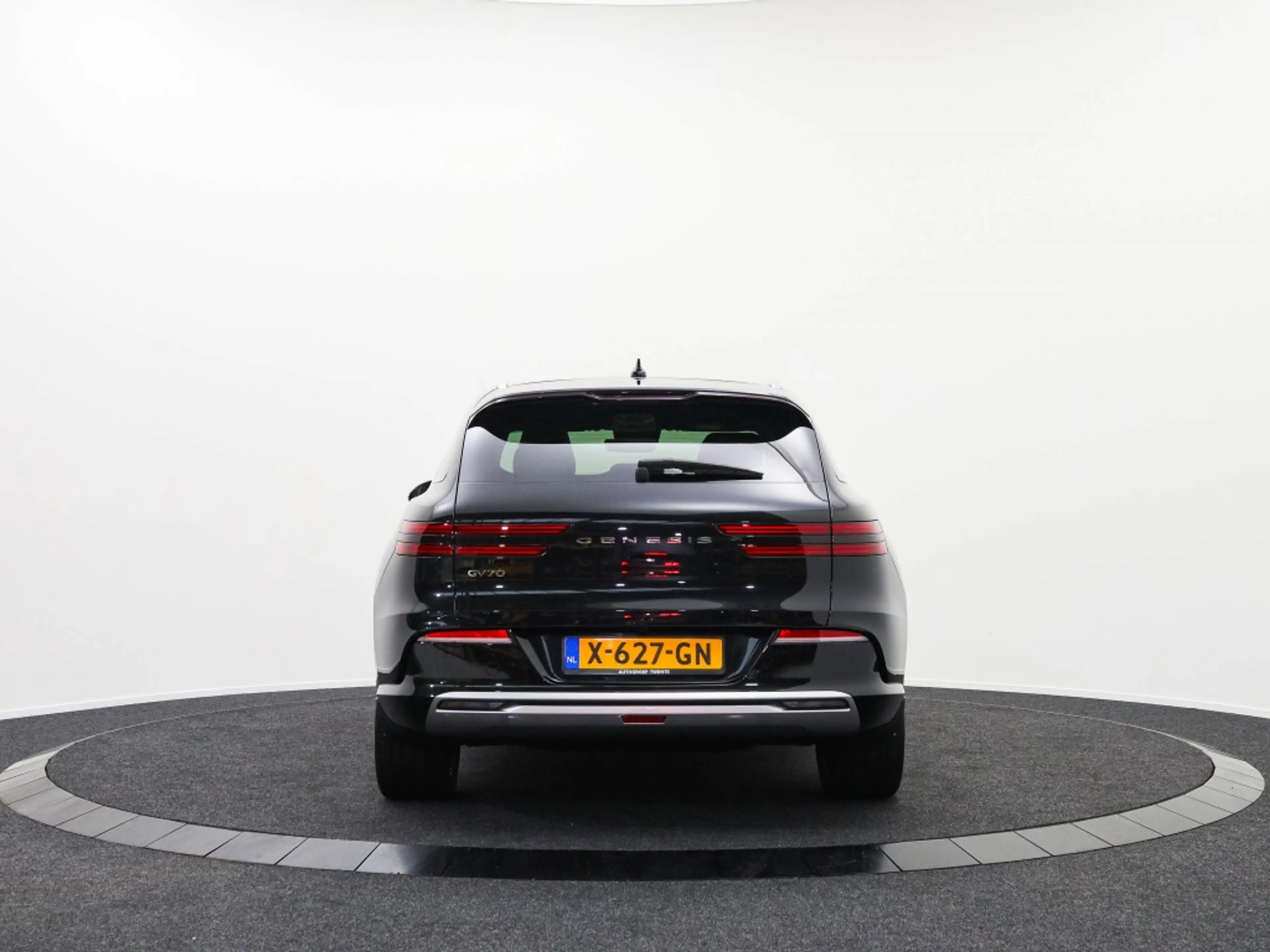 Genesis GV70 Electrified | DEMO | Adaptive Cruise Control | Pre — photo 9