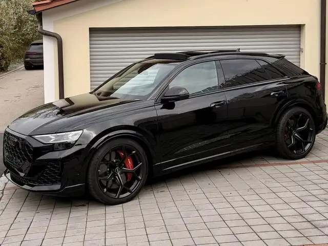 Audi RS Q8 NEW PERFORMANCE MEGA VOL LP198900€ SPORTUIT/305KM/CARBON/TREKH/23/BLACKP+/HEAD/OLED/B&O/PANO/TOUR/STAD/PARK