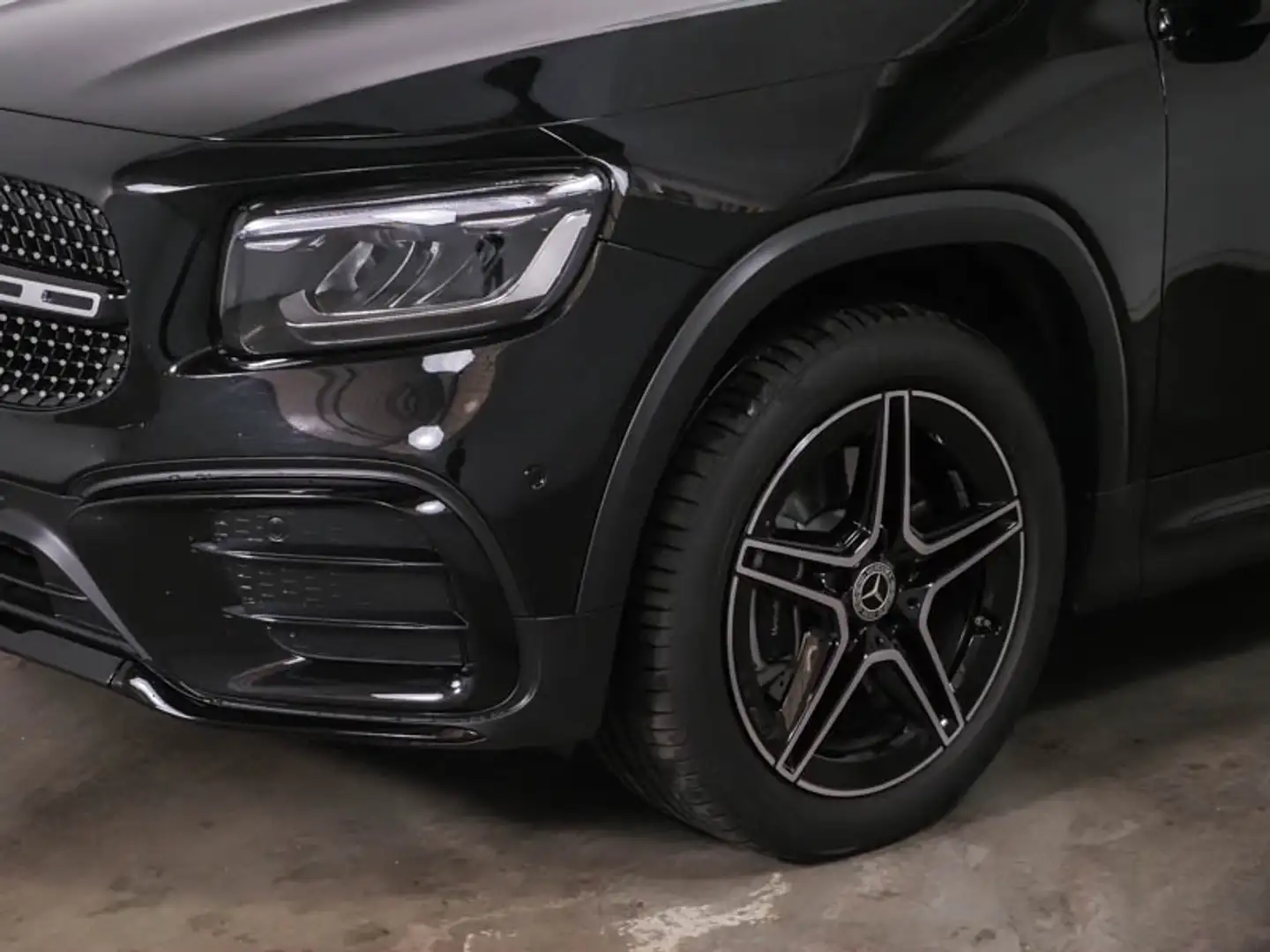 Mercedes-Benz GLB 250 4M AMG-Line Premium+Night+KEYLESS+360°-K Zwart - 2