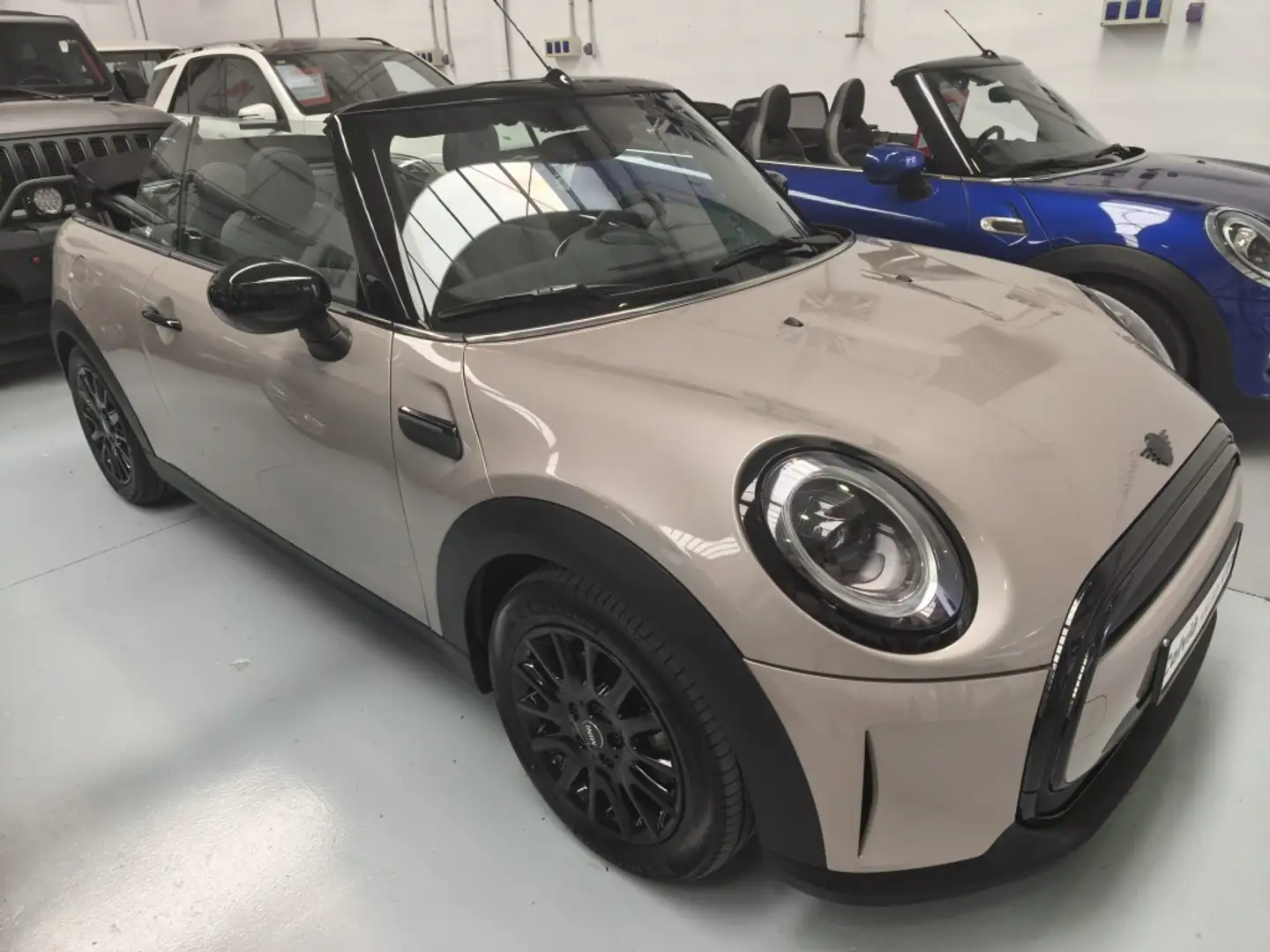 MINI Cooper Cabrio Aut. Marrón - 1