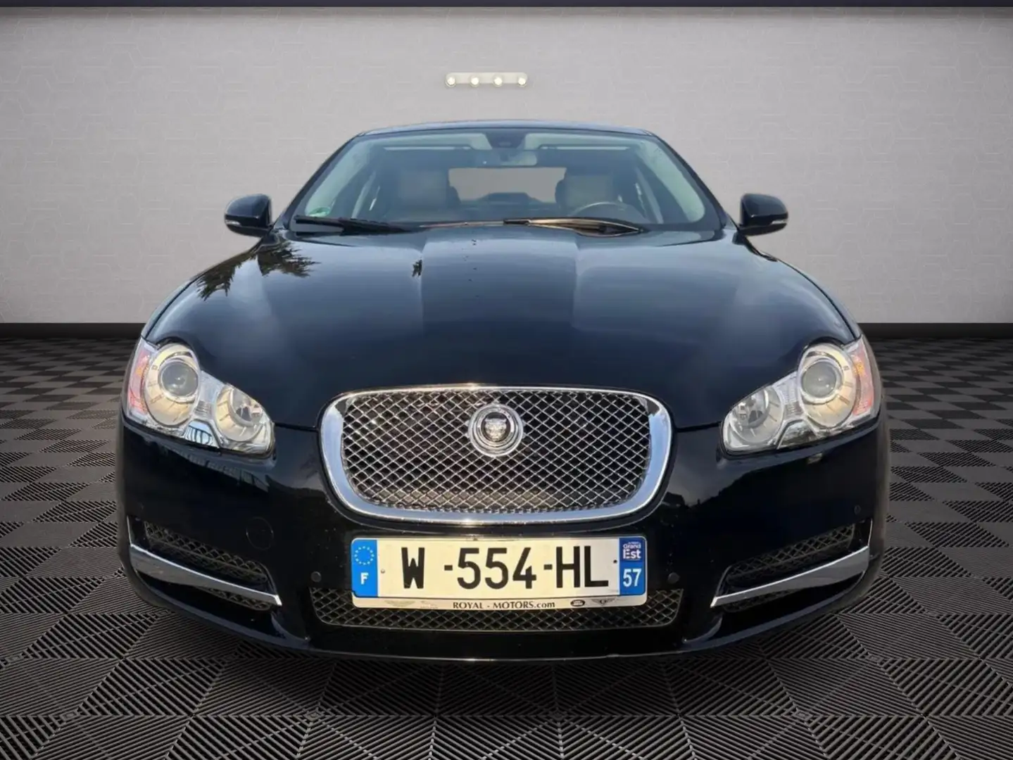 Jaguar XF 3.0 V6 Diesel luxury Noir - 2