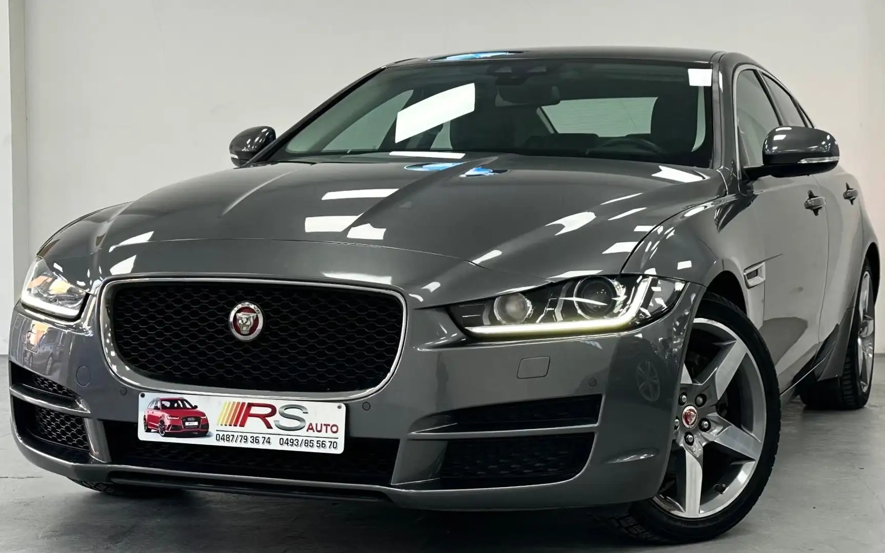 Jaguar XE 2.0 D - GARANTIE 12 MOIS - GPS - CAMERA-CUIR-XENON Grau - 1