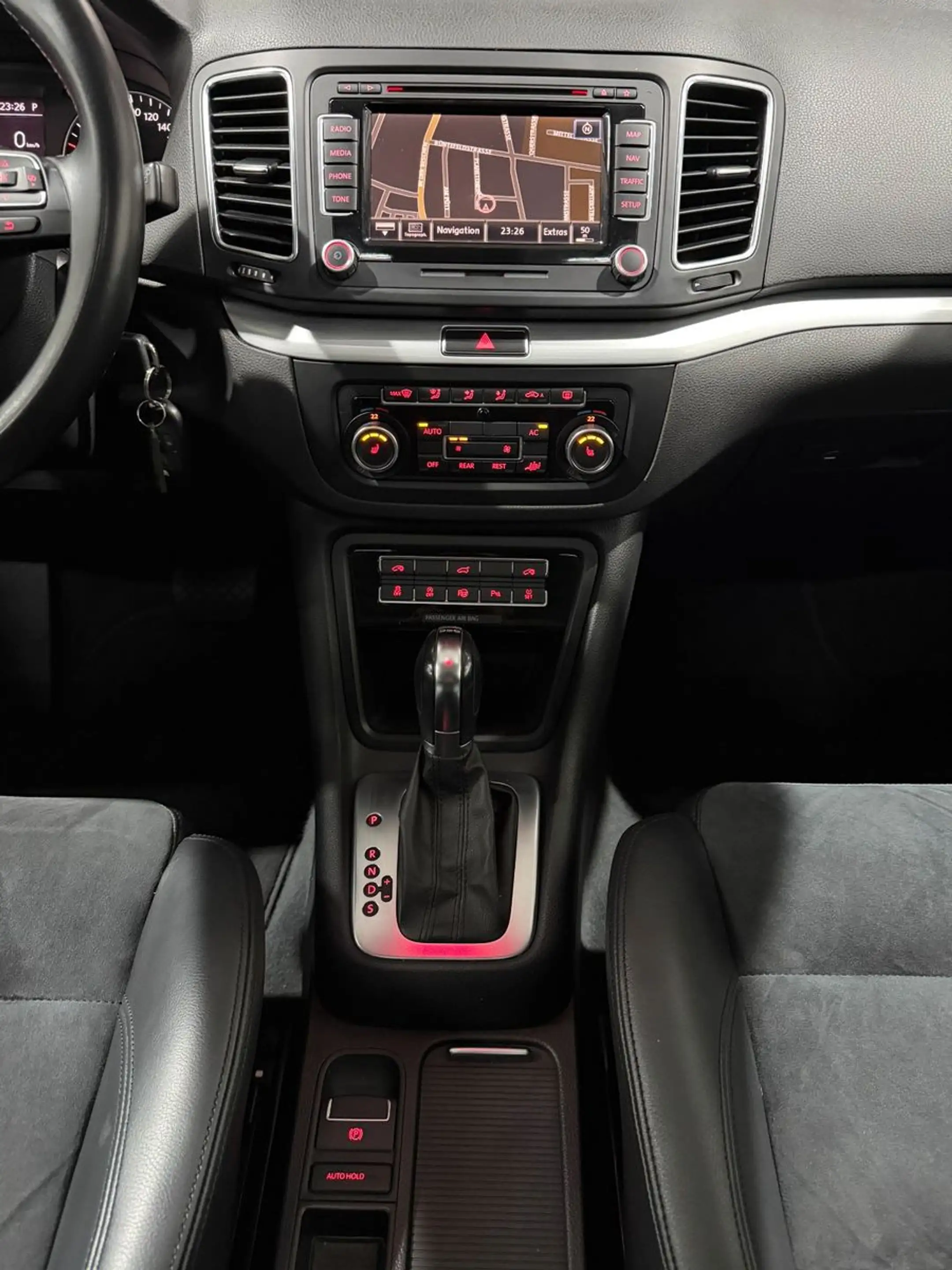 Volkswagen Sharan Highline 2.0 TDI DSG PANO*Memory*Temp*AHK — photo 15