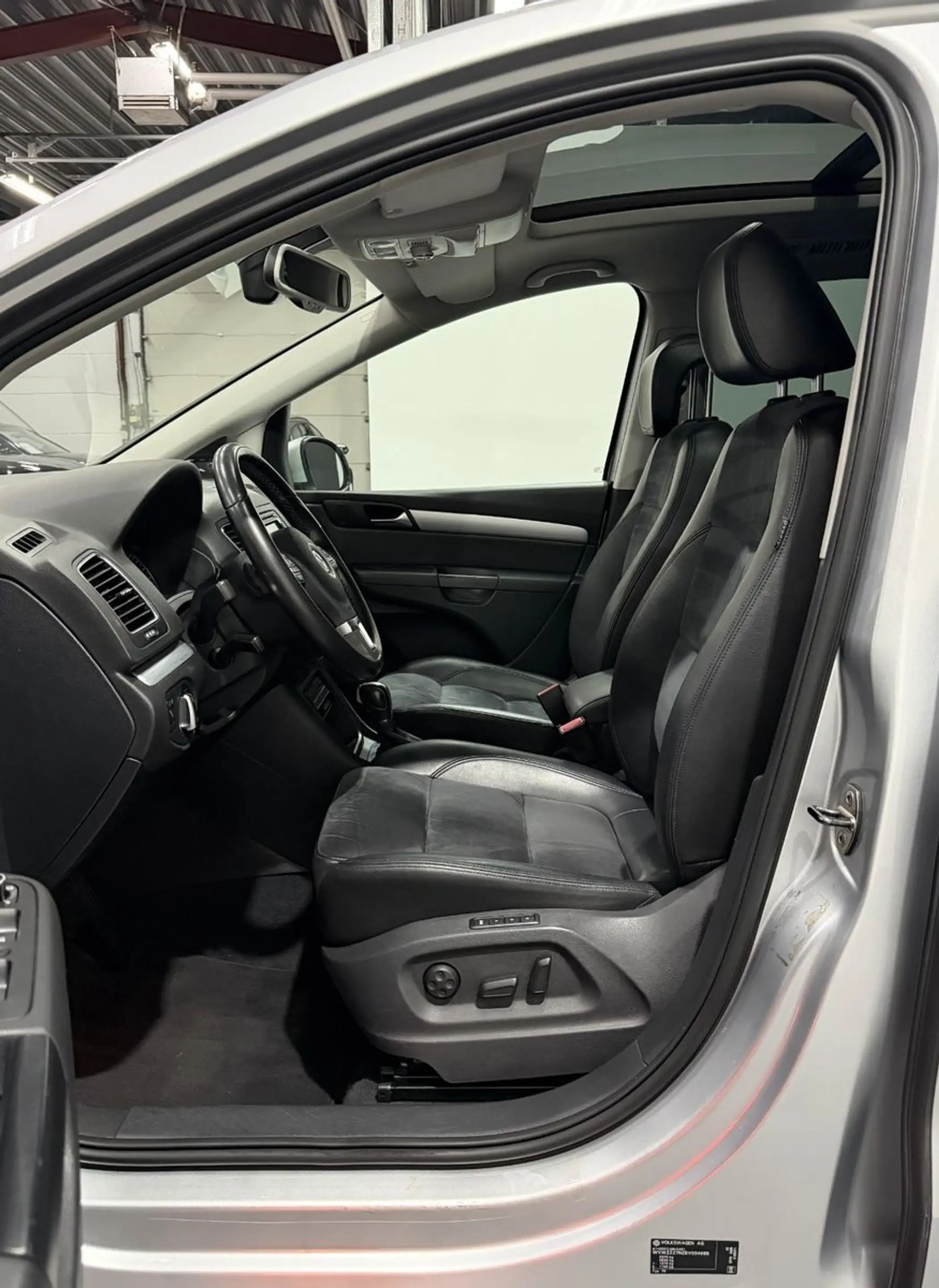Volkswagen Sharan Highline 2.0 TDI DSG PANO*Memory*Temp*AHK — photo 10