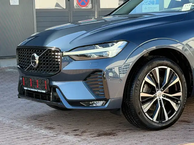 Volvo XC60 view 4
