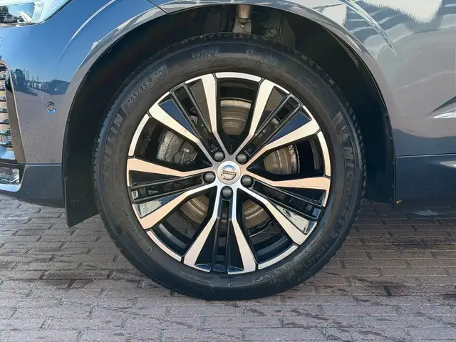 Volvo XC60 view 5