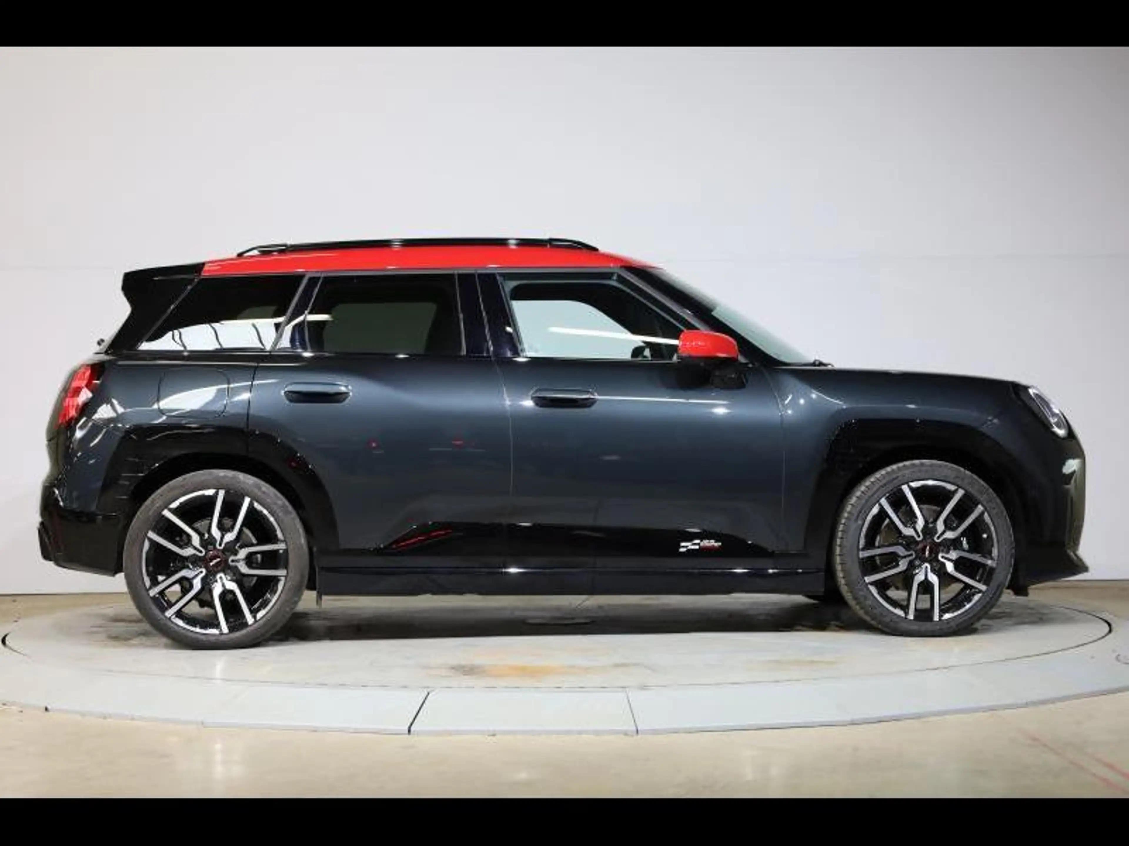 MINI Aceman — photo 3