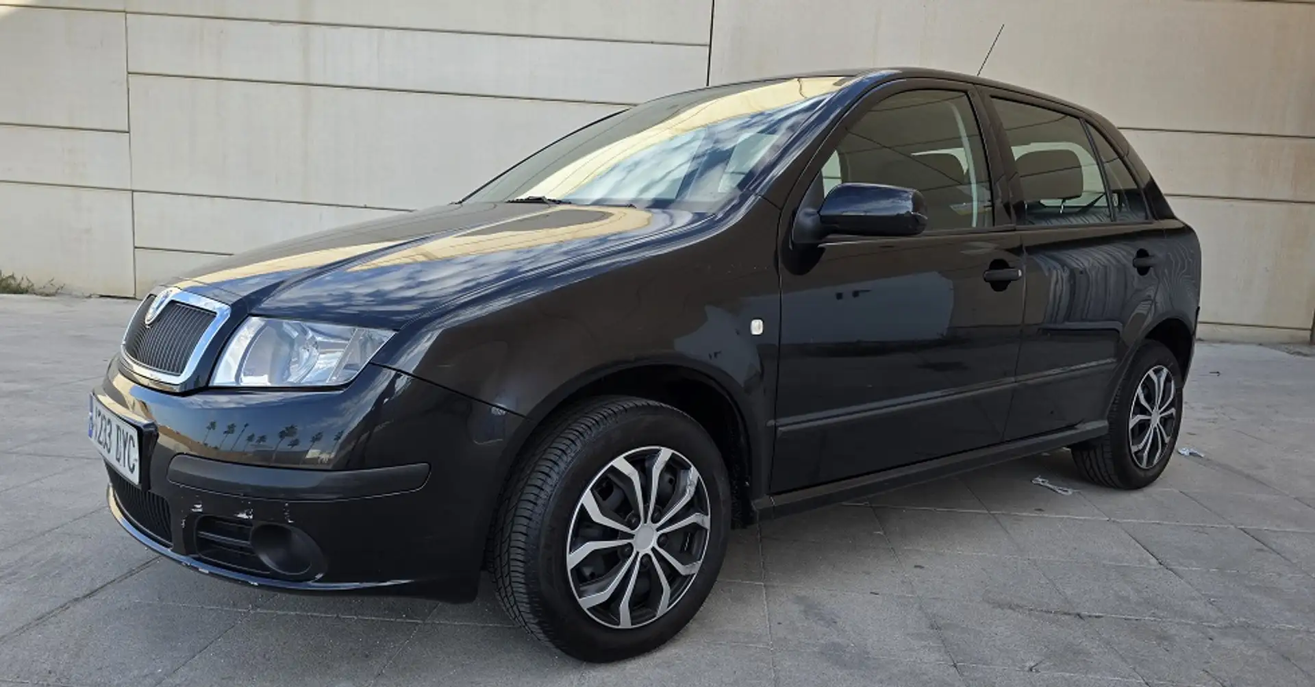 Skoda Fabia 1.2 Spirit 64 Negro - 1