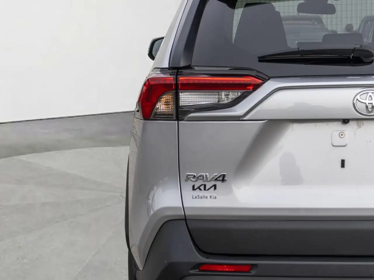 Toyota RAV 4 снимка Toyota RAV 4