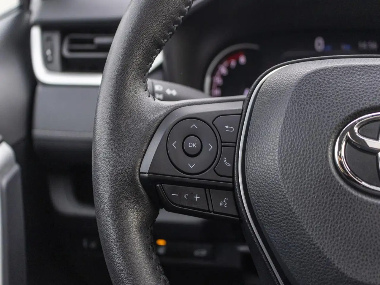 Toyota RAV 4 снимка Toyota RAV 4
