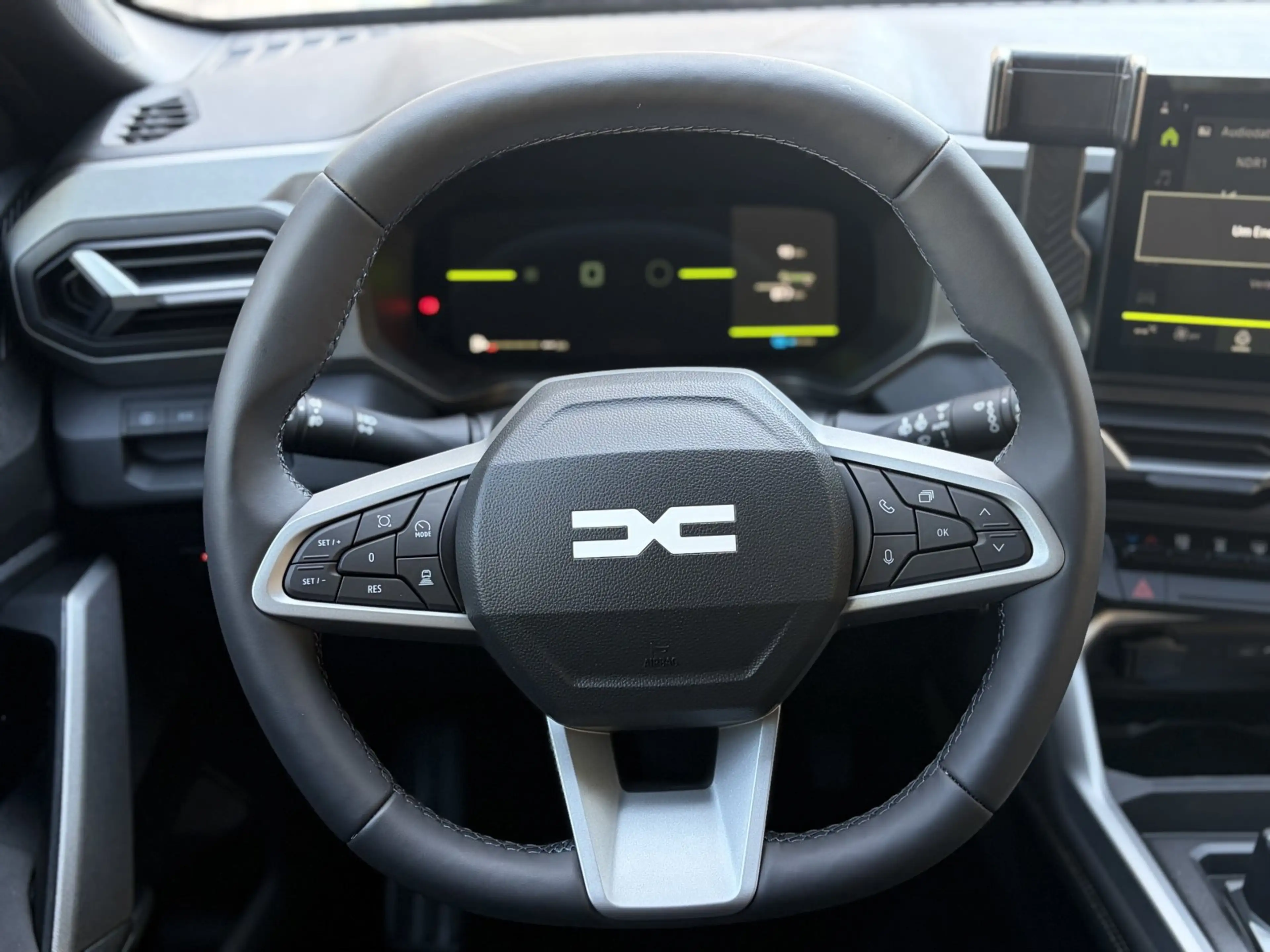 Dacia Bigster Hybrid 155 Journey *RFK *LHZ *Carplay — photo 15