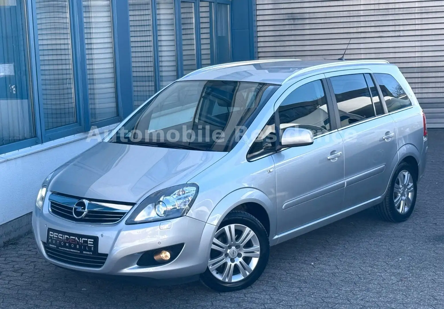 Opel Zafira B Family Plus1.8*XENON*NAVI*7SITZ*PDC*SHZ Argent - 1