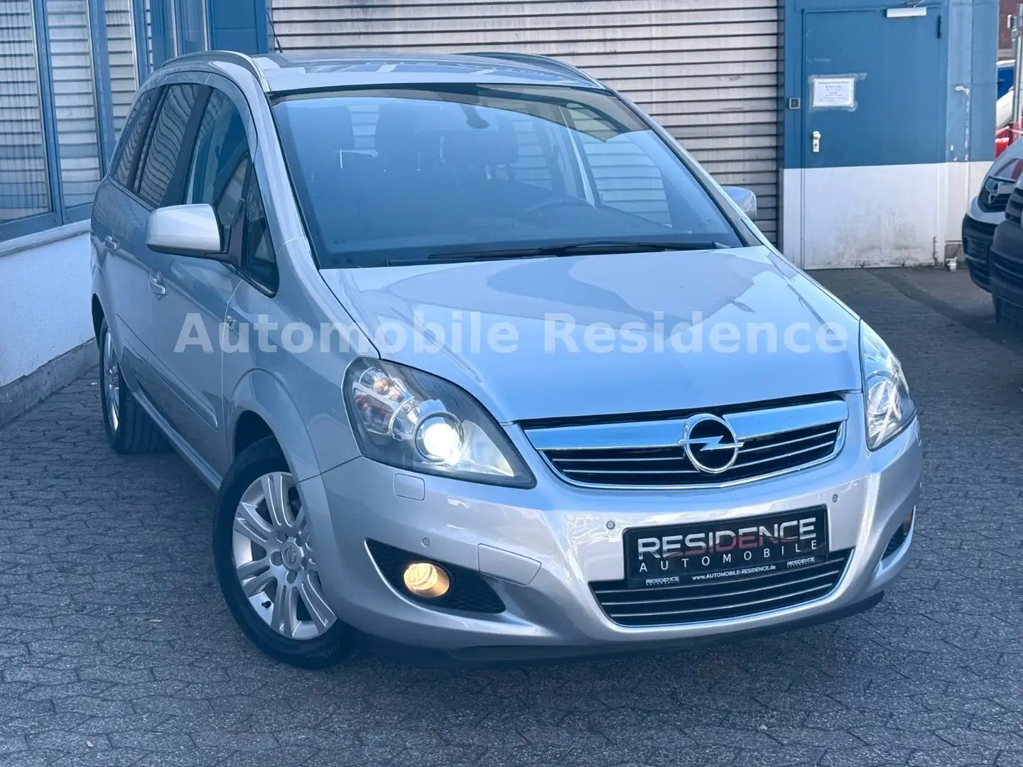 Opel Zafira B Family Plus1.8*XENON*NAVI*7SITZ*PDC*SHZ Argent - 2