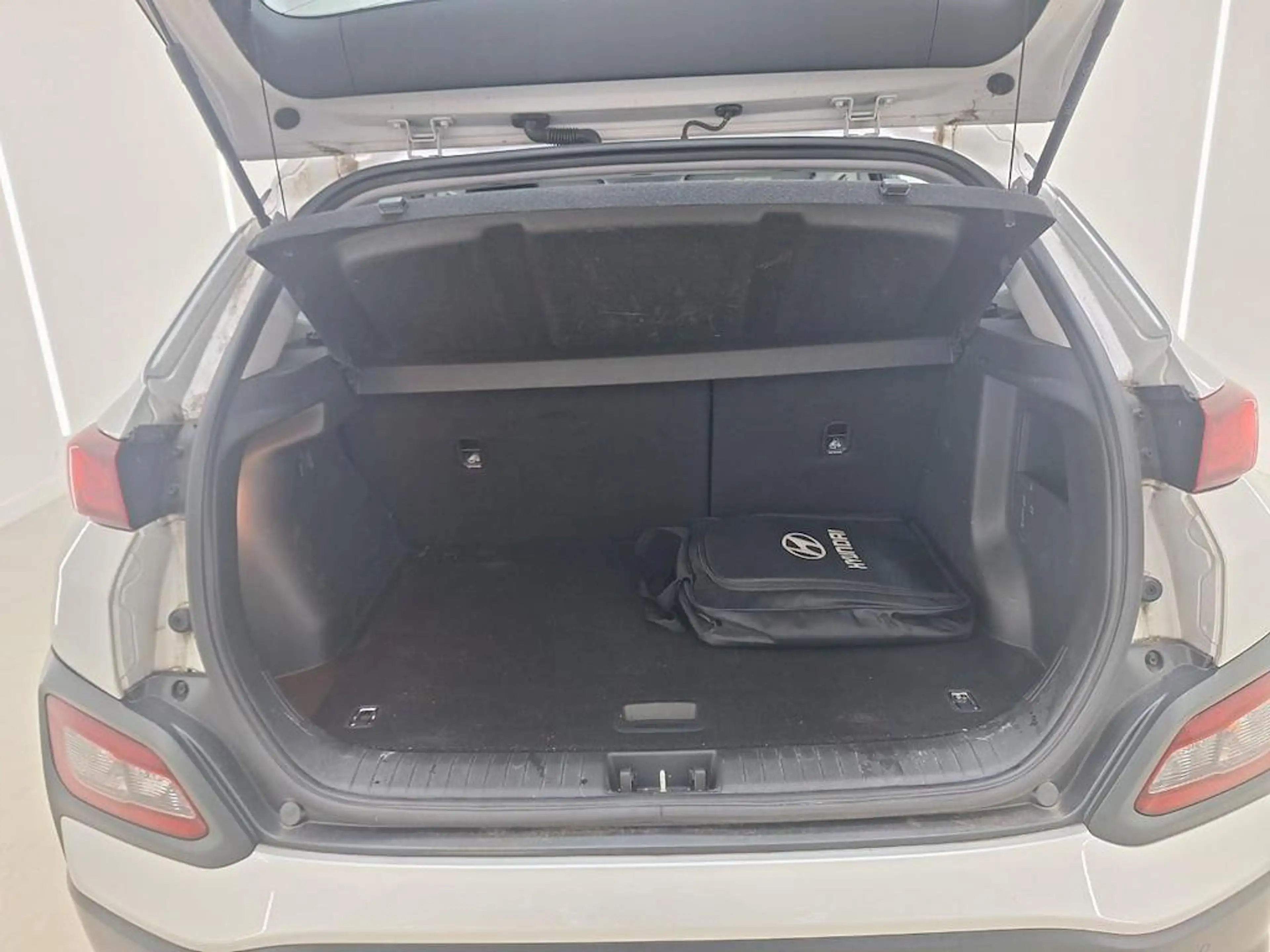 Hyundai KONA EV Comfort 64 kWh SOH 98,9 % | 3 Fase laden | Park — photo 6