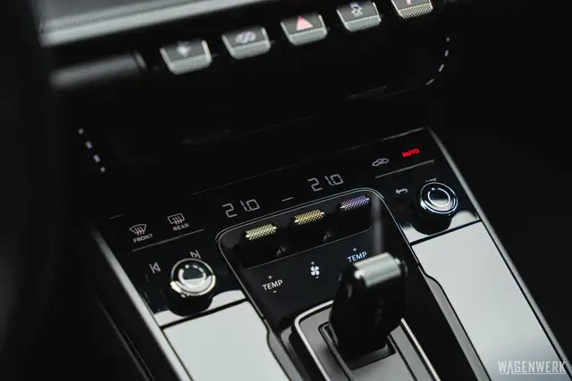 Porsche 992 Carrera 4S Coupe PDK LIFTACHSE BOSE SPORT-CHRONO Ansicht 22