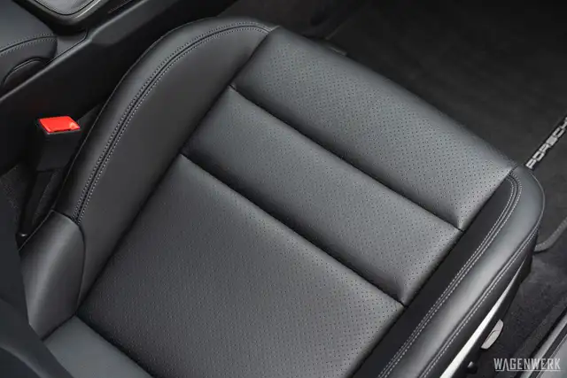 Porsche 992 Carrera 4S Coupe PDK LIFTACHSE BOSE SPORT-CHRONO Ansicht 37