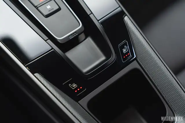 Porsche 992 Carrera 4S Coupe PDK LIFTACHSE BOSE SPORT-CHRONO Ansicht 44