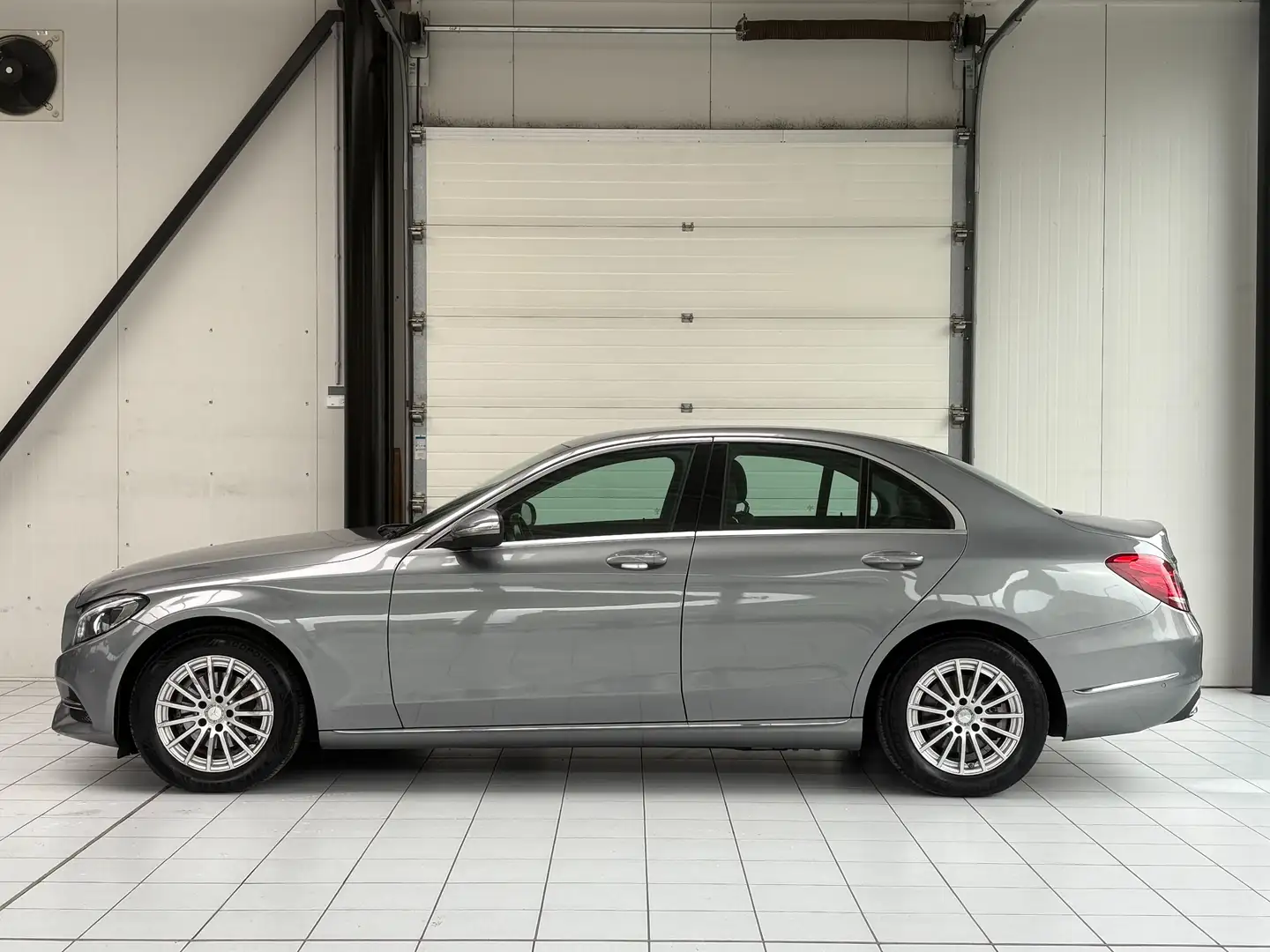 Mercedes-Benz C 180 C 180 d *XENON * CUIR * GPS * PDC * JANTES * Grijs - 2