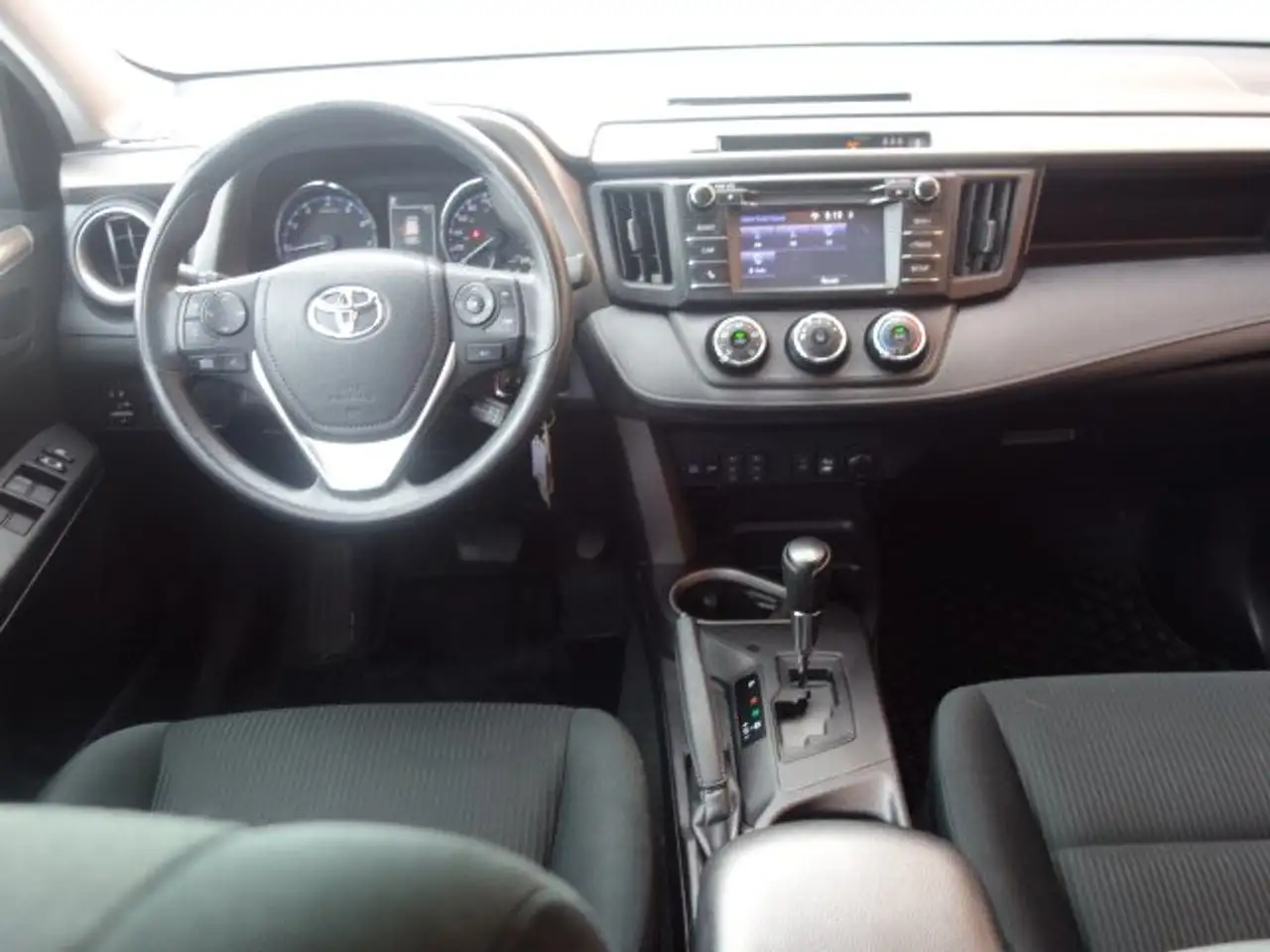 Toyota RAV 4 снимка Toyota RAV 4