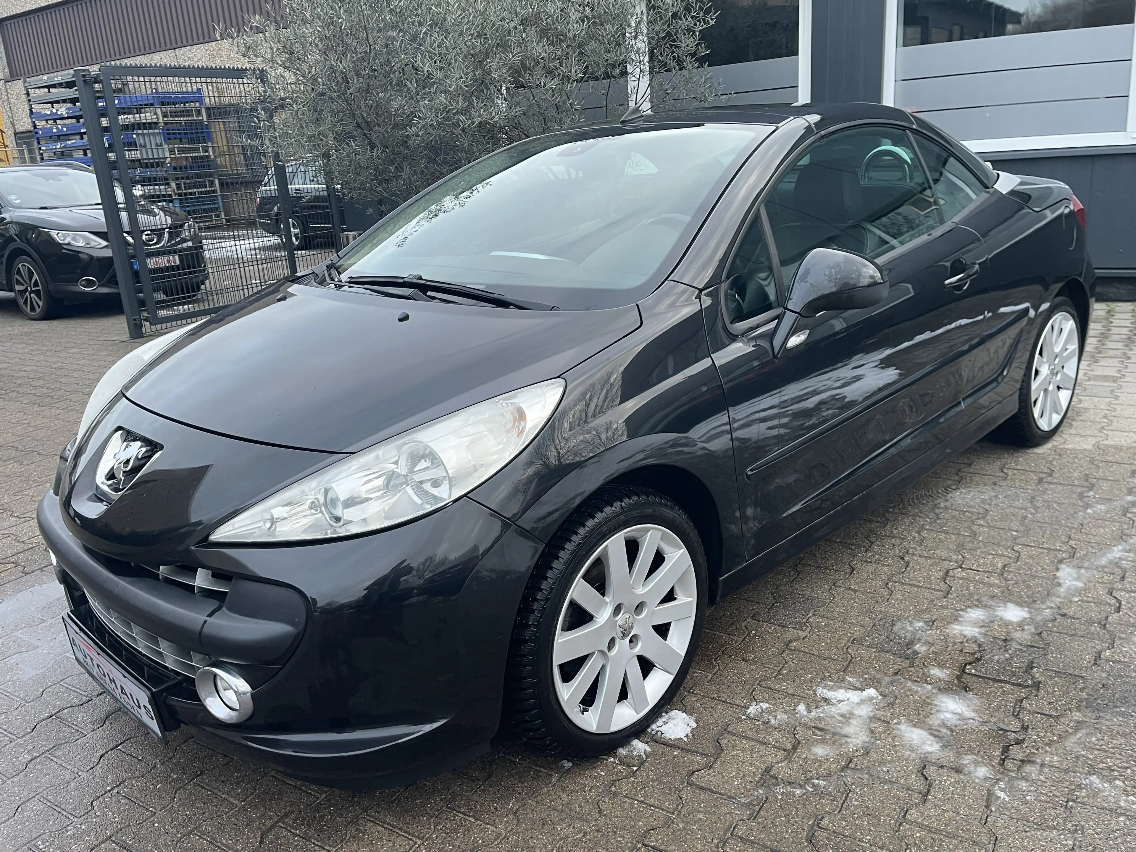 Peugeot 207 CC 1.6 Platinum 120 VTi Automatik 2.H S-Heft Top — photo 4