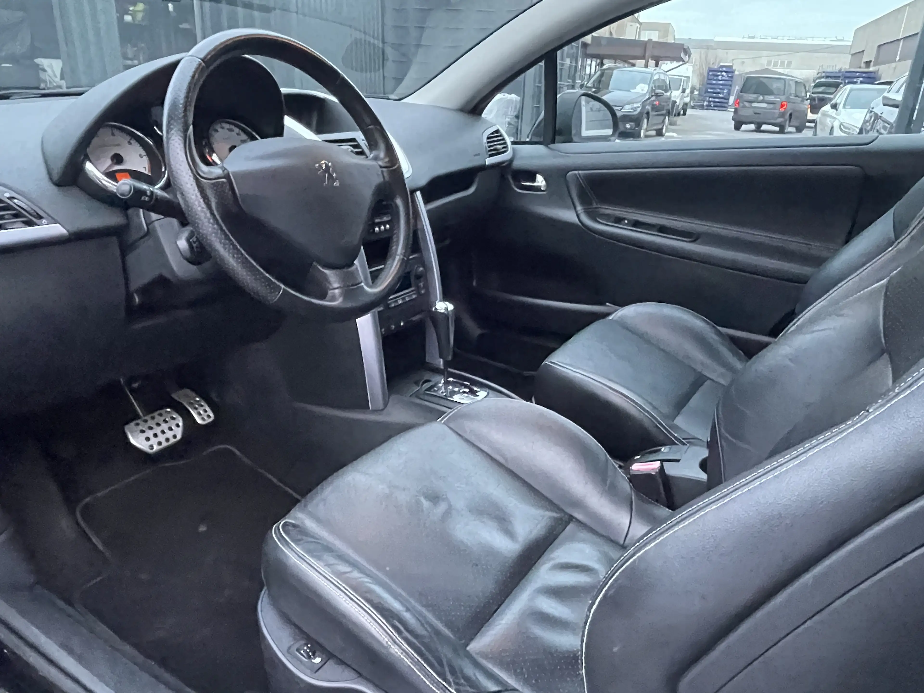 Peugeot 207 CC 1.6 Platinum 120 VTi Automatik 2.H S-Heft Top — photo 11