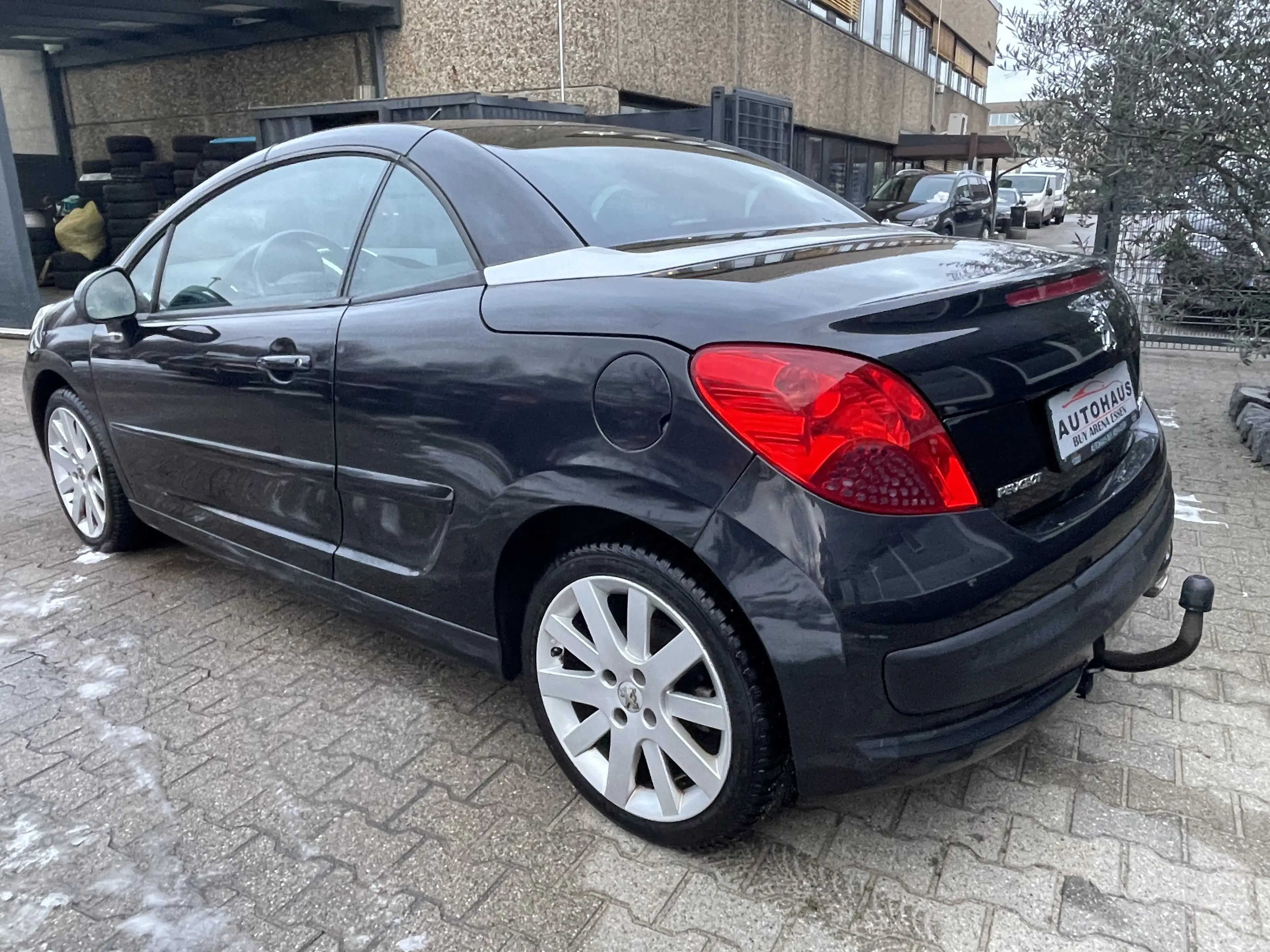 Peugeot 207 CC 1.6 Platinum 120 VTi Automatik 2.H S-Heft Top — photo 6