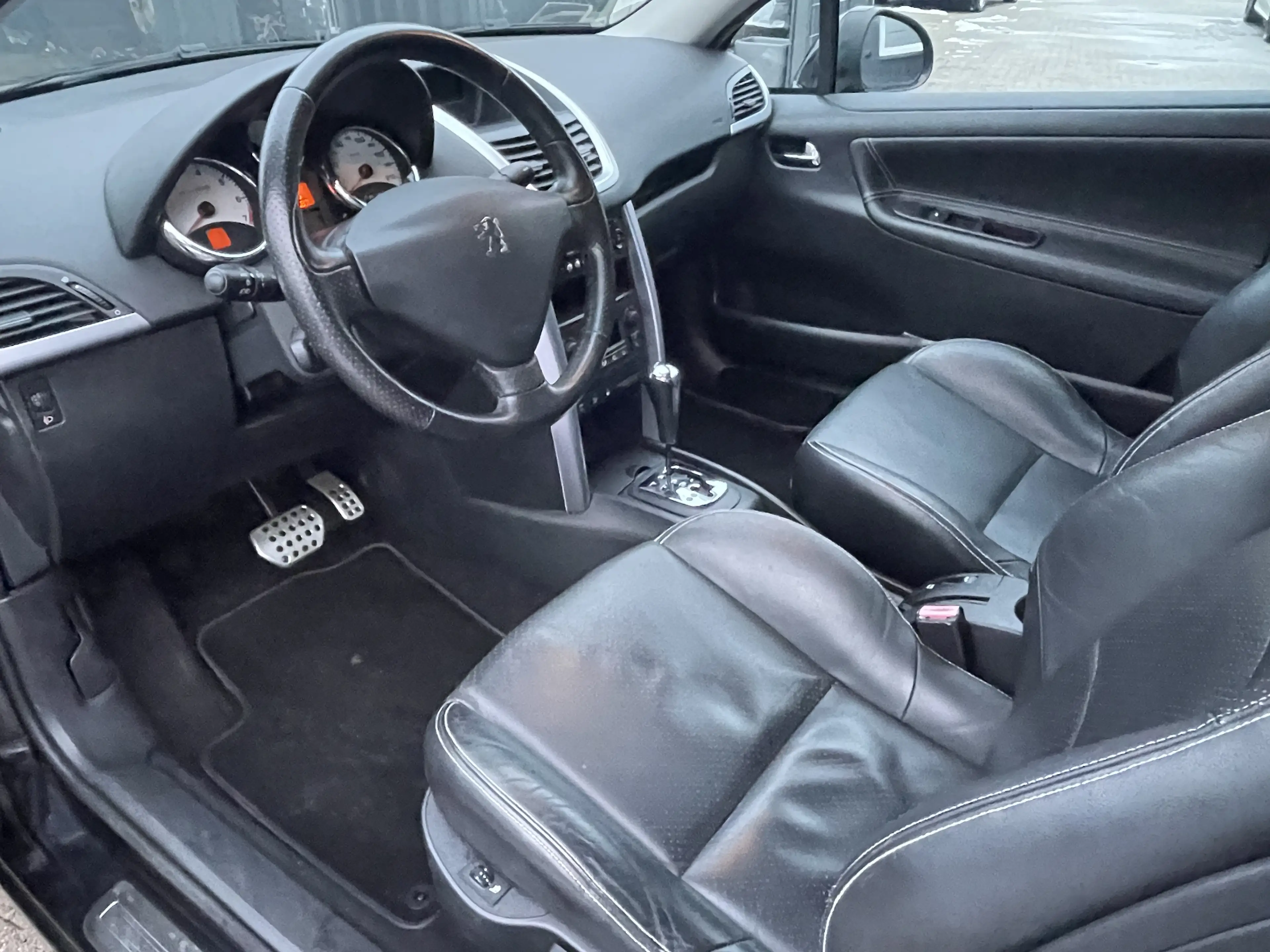 Peugeot 207 CC 1.6 Platinum 120 VTi Automatik 2.H S-Heft Top — photo 3