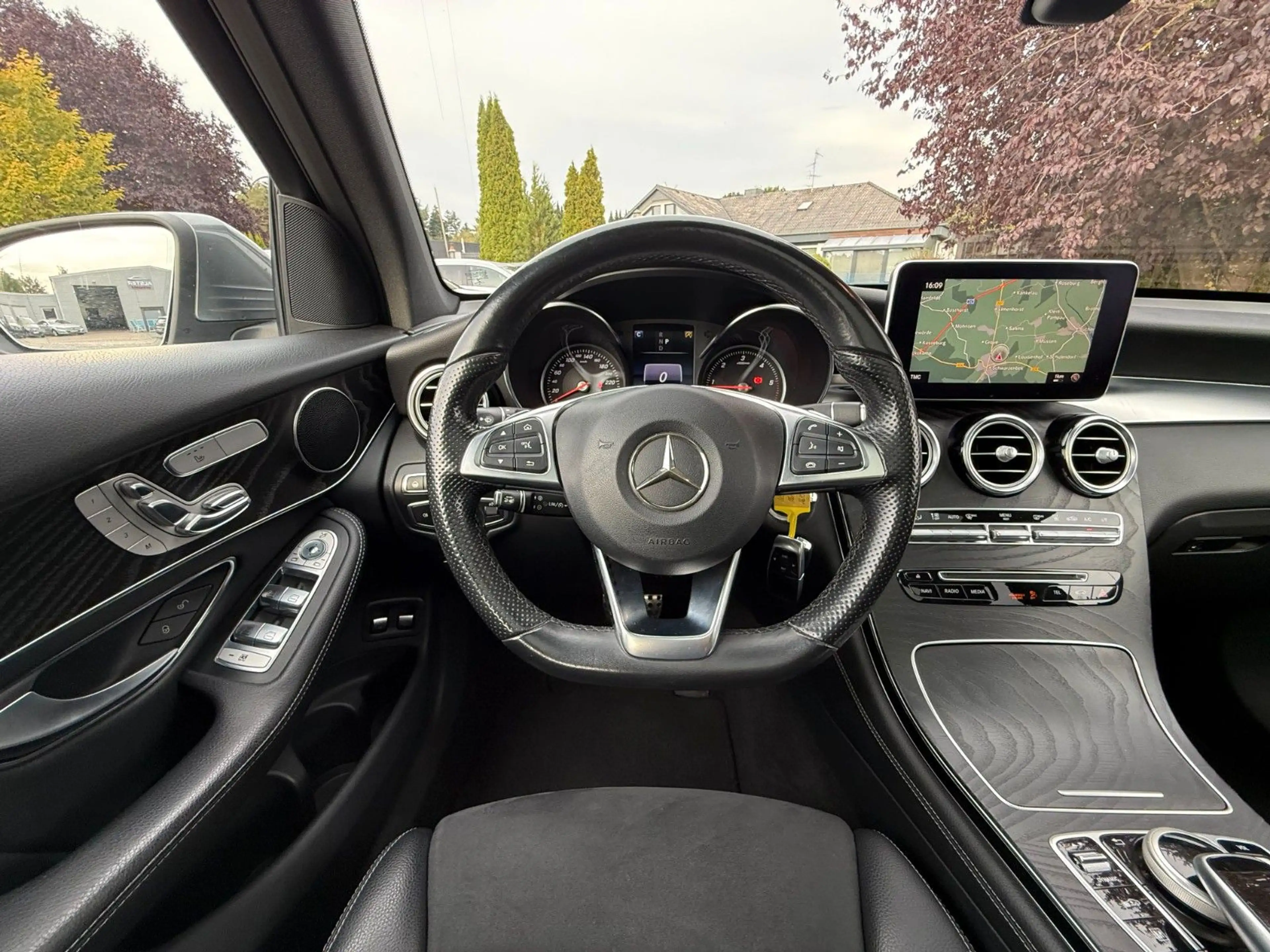 Mercedes-Benz GLC 250 2,1 d 4Matic AMG Line — photo 14