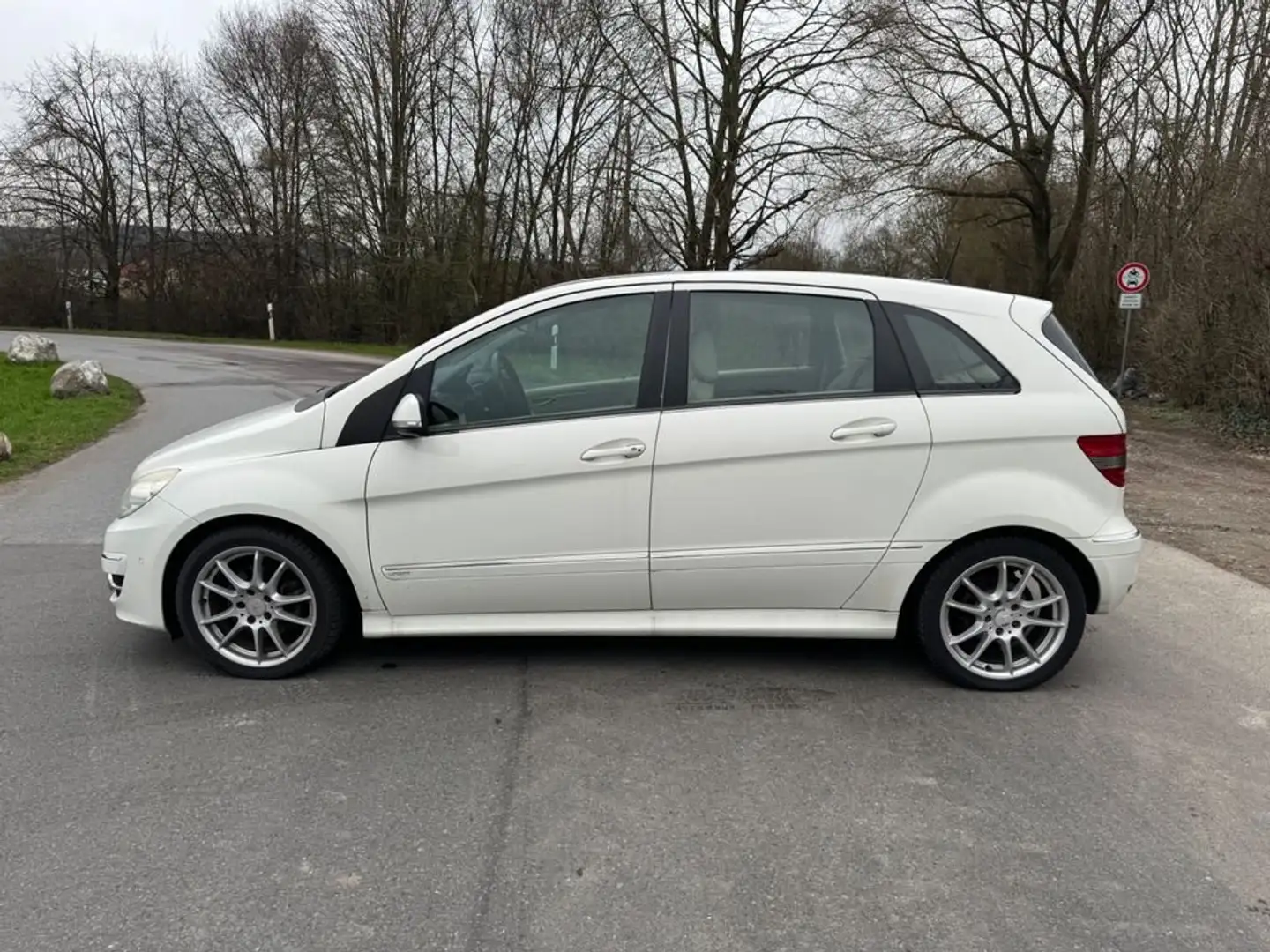 Mercedes-Benz B 200 B 200 CDI Autotronic Bílá - 2