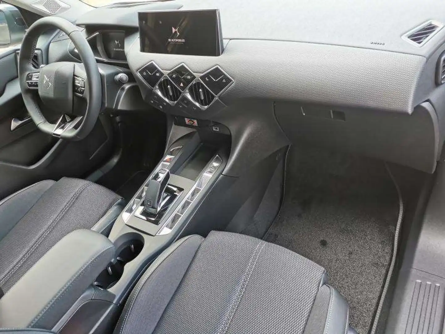 DS Automobiles DS 3 Bastille / EAT8 / 130ch Or - 2