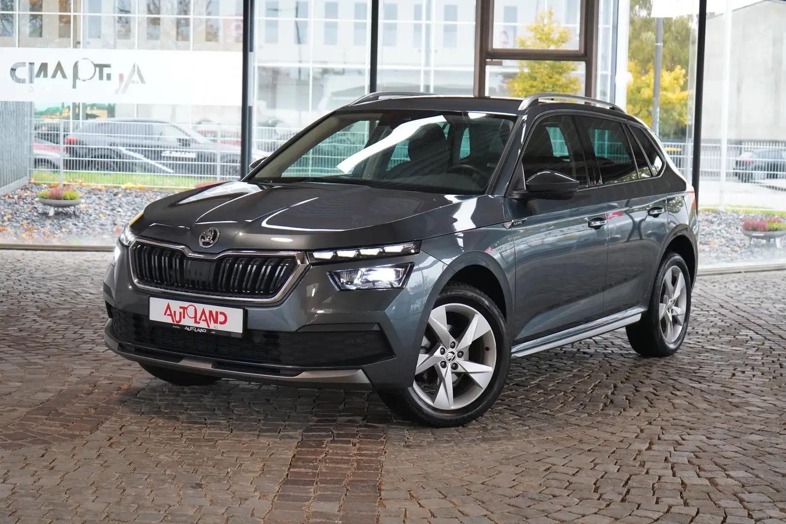 Skoda Kamiq 1.0 TSI Style DSG LED SmartLink AHK Kamera Grau - 2