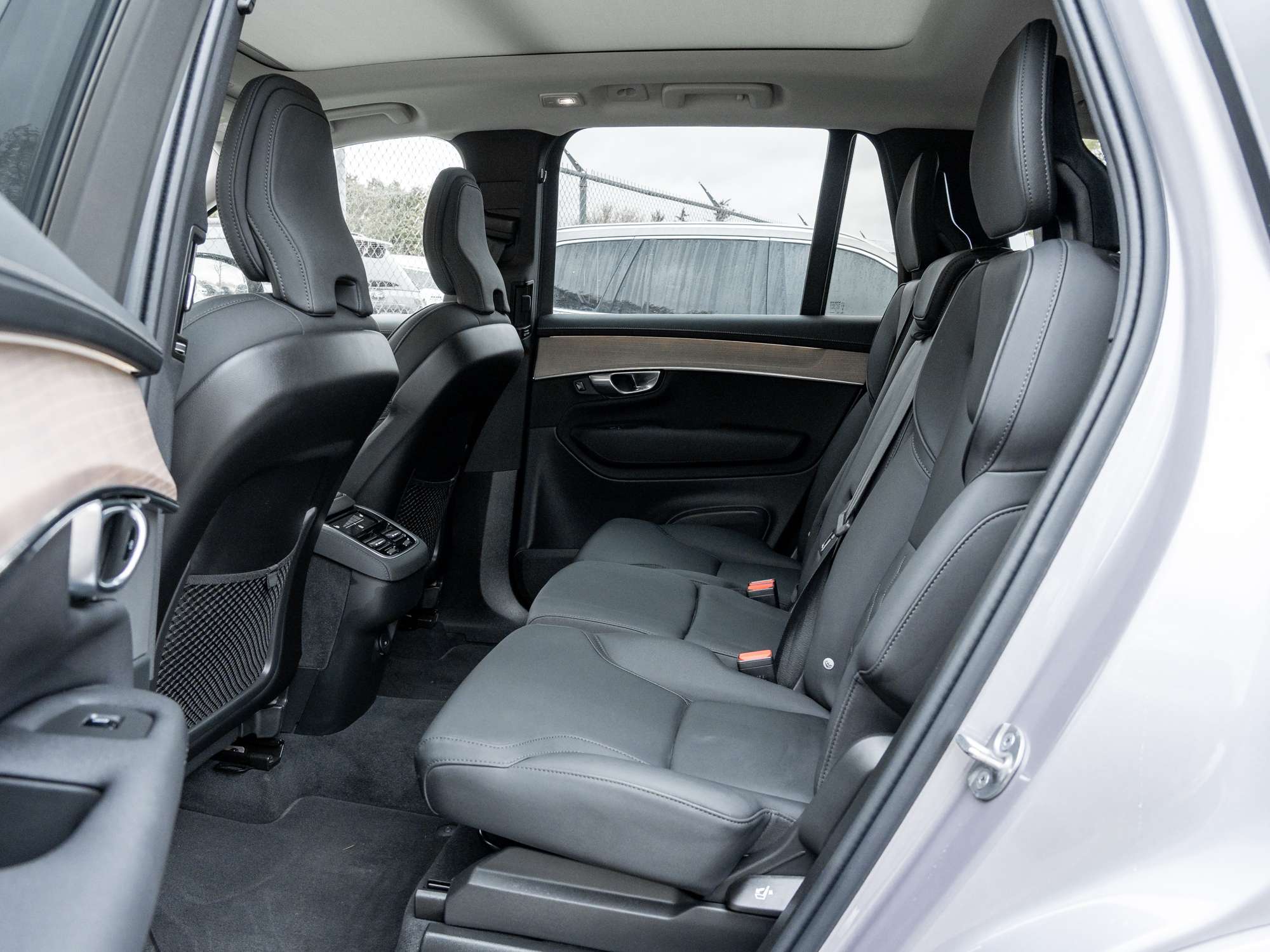 2026 Volvo XC90 B6 AWD PLUS Dark Theme |SUPER LOW MILEAGE thumb 24